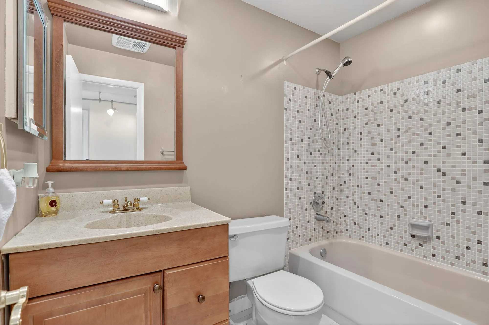 Property Slideshow image 13 of 43 | 7711 ashmont cir # 215, Tamarac, FL, 33321
