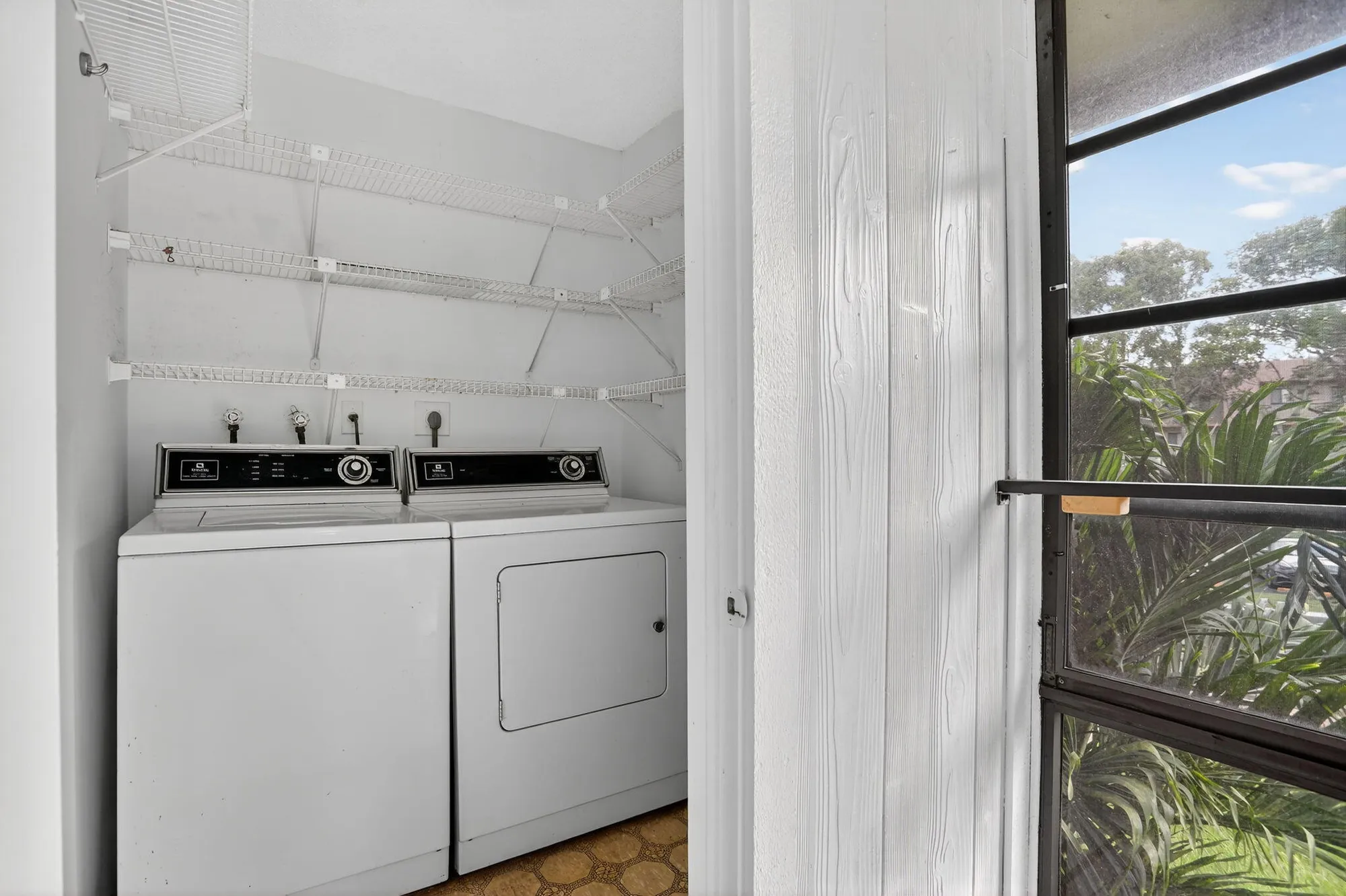 Property Slideshow image 23 of 43 | 7711 ashmont cir # 215, Tamarac, FL, 33321