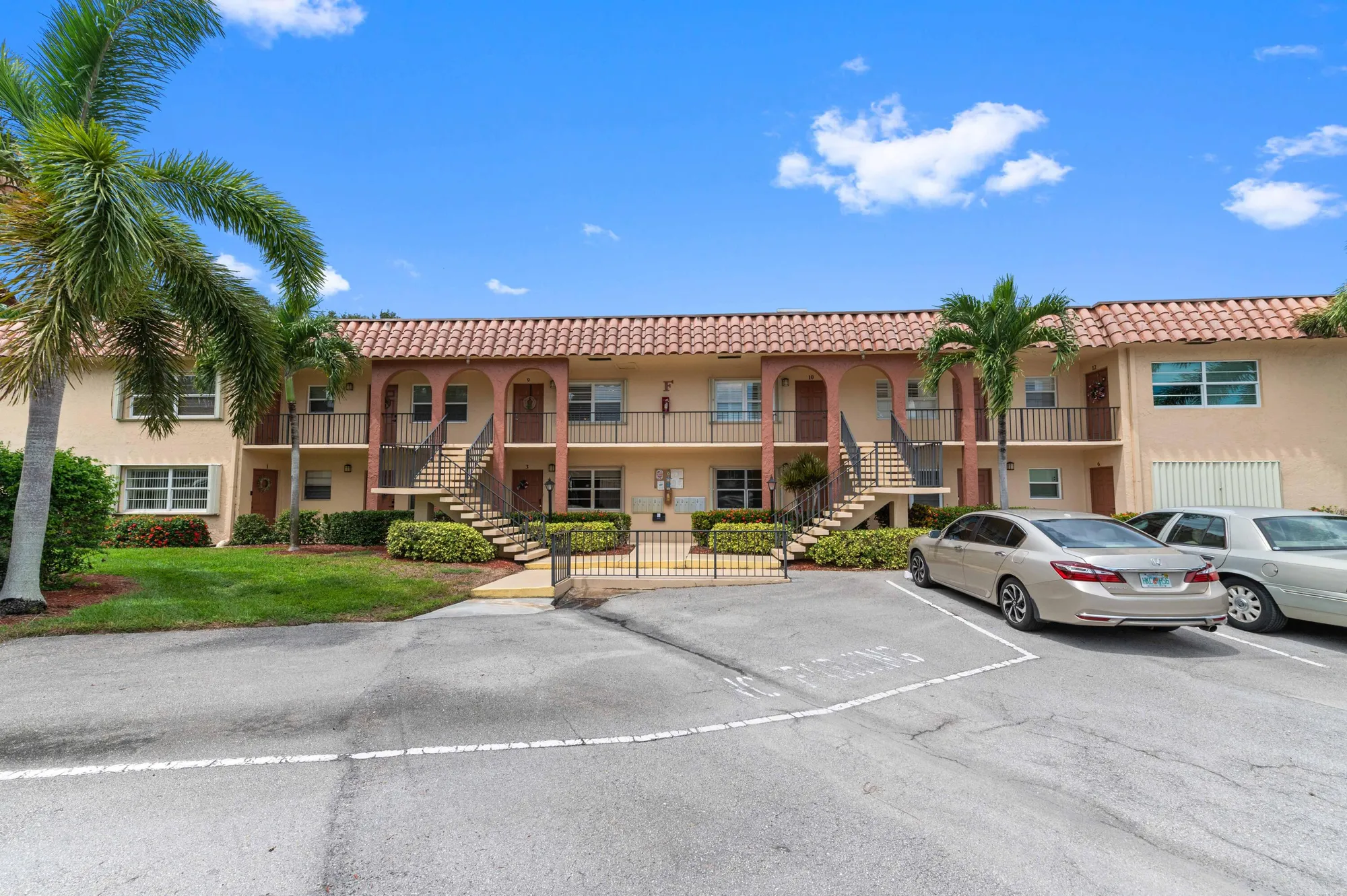 Property Slideshow image 1 of 23 | 2600 s kanner hwy f9, Stuart, FL, 34994