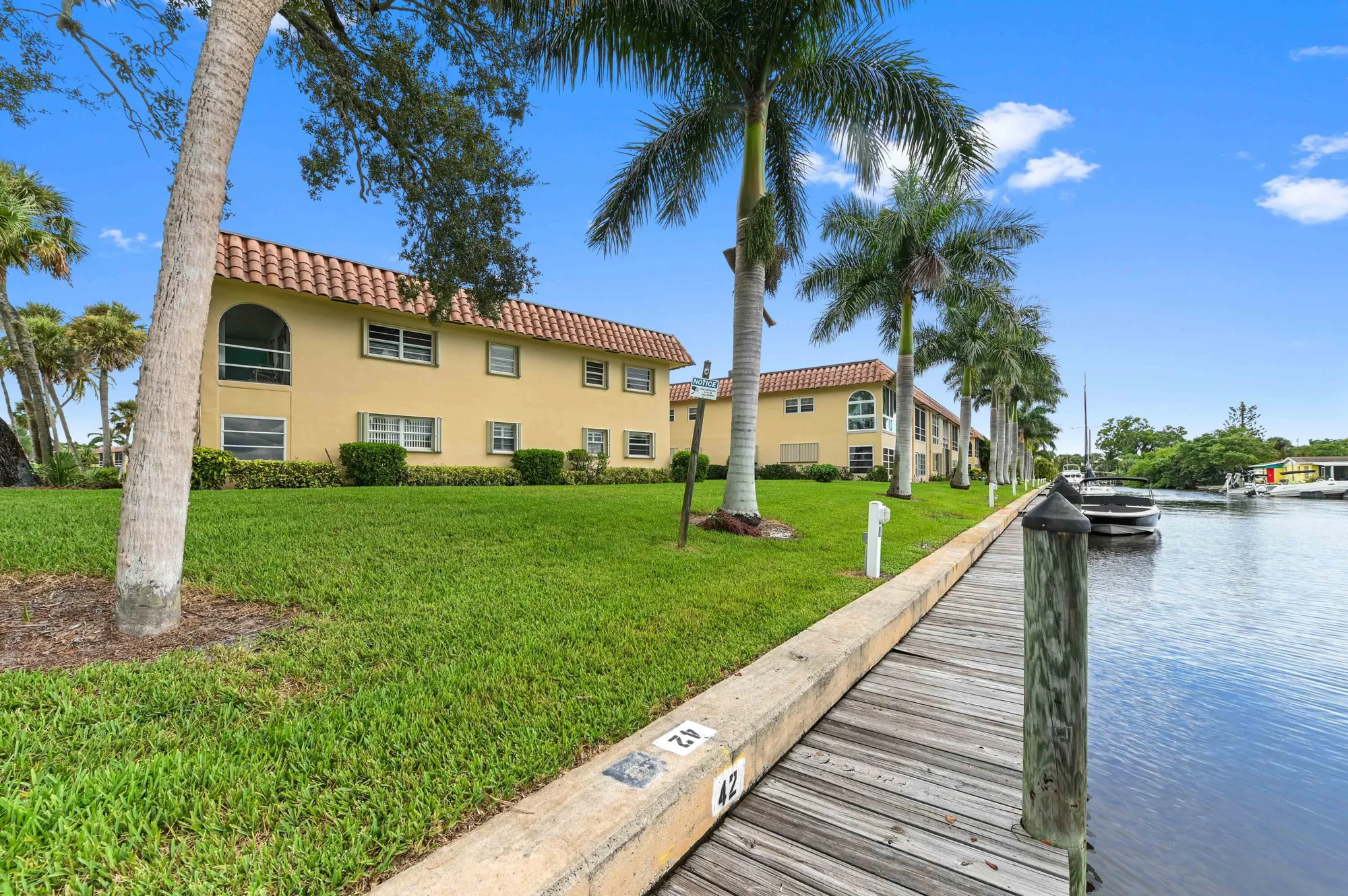 Property Slideshow image 20 of 23 | 2600 s kanner hwy f9, Stuart, FL, 34994