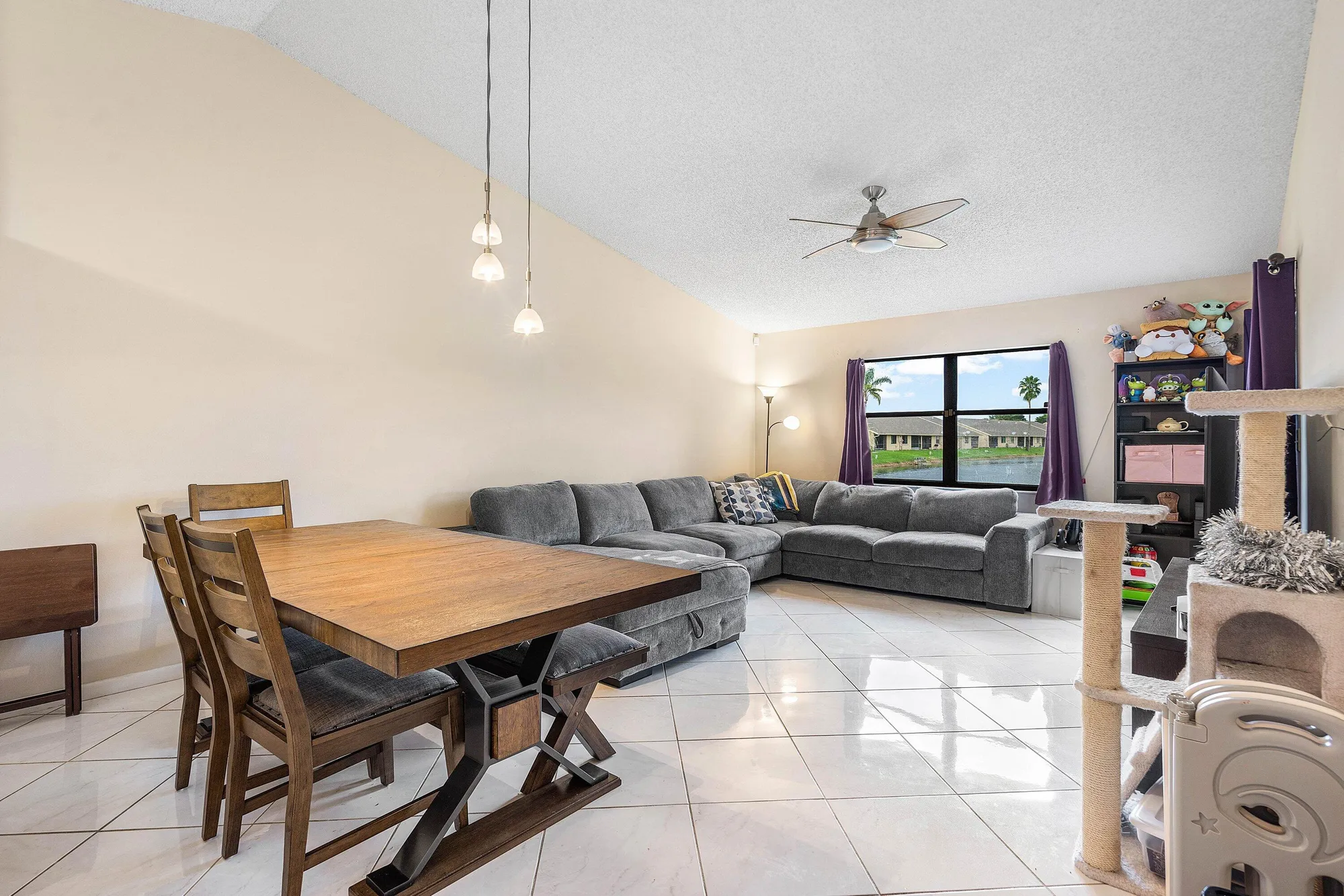 Property Slideshow image 4 of 42 | 7614 nw 99th ave, Tamarac, FL, 33321