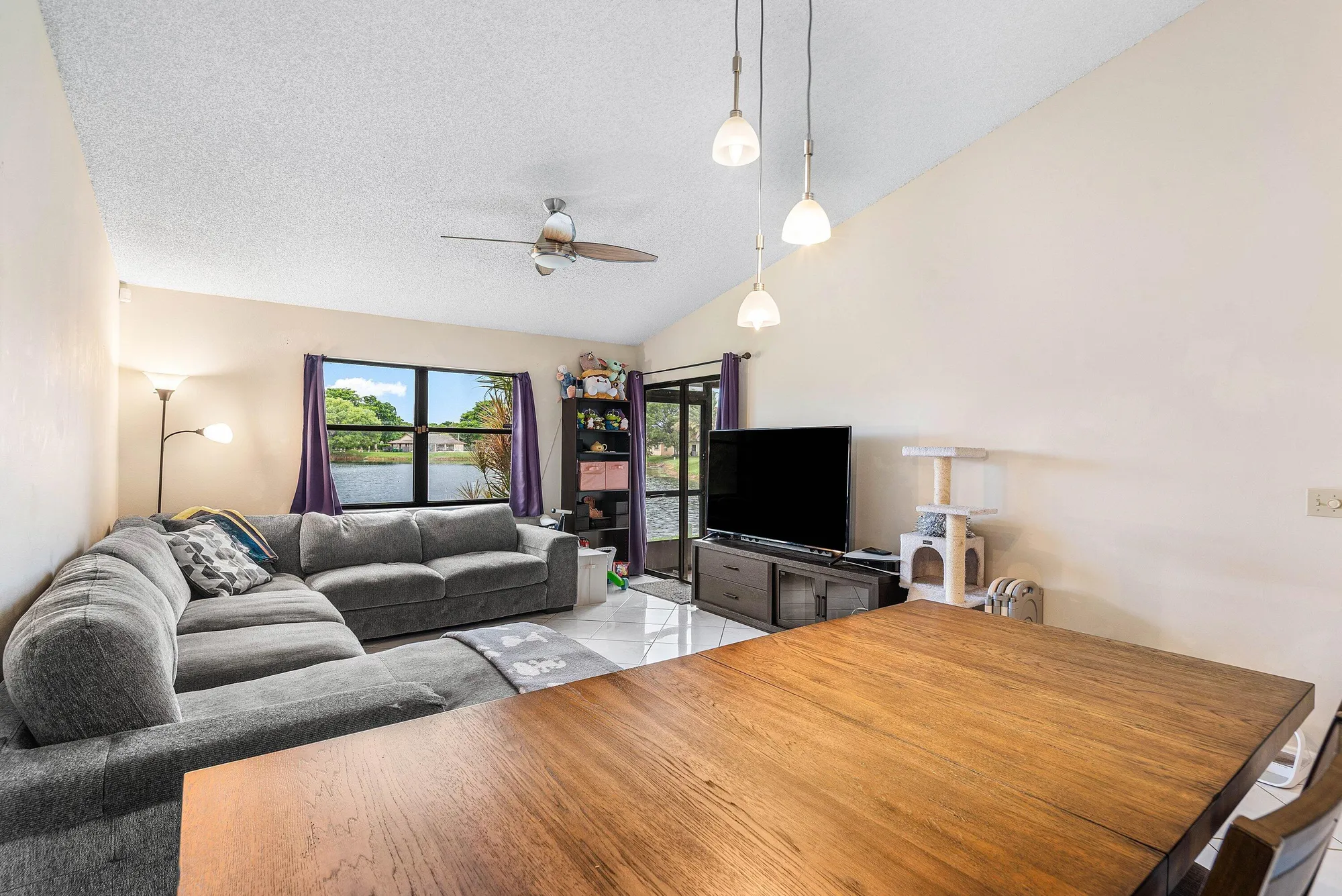 Property Slideshow image 5 of 42 | 7614 nw 99th ave, Tamarac, FL, 33321