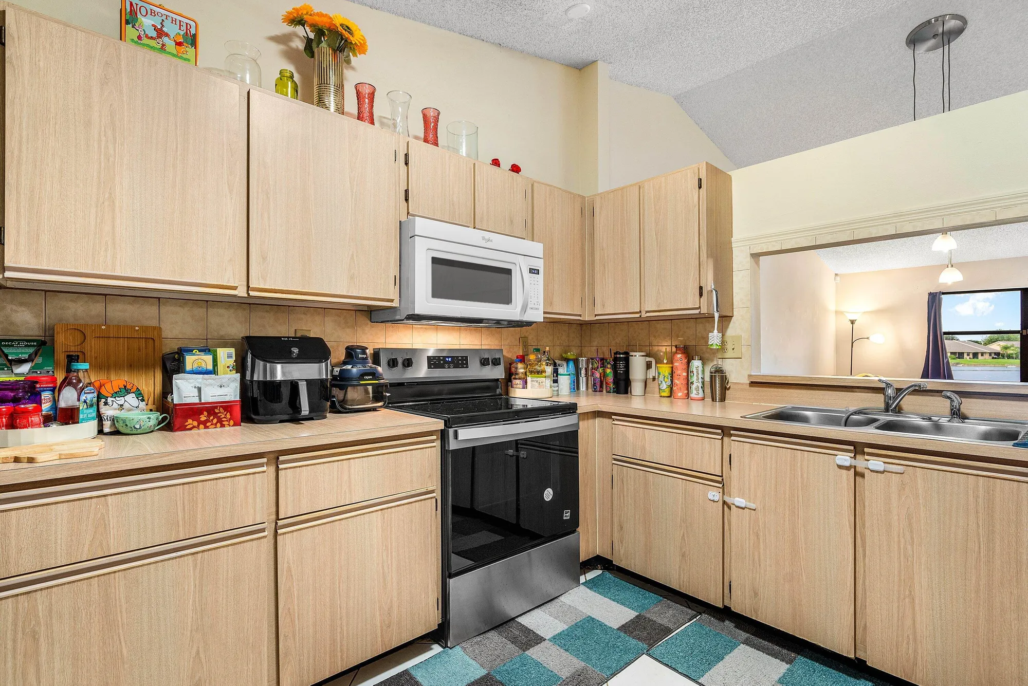 Property Slideshow image 8 of 42 | 7614 nw 99th ave, Tamarac, FL, 33321