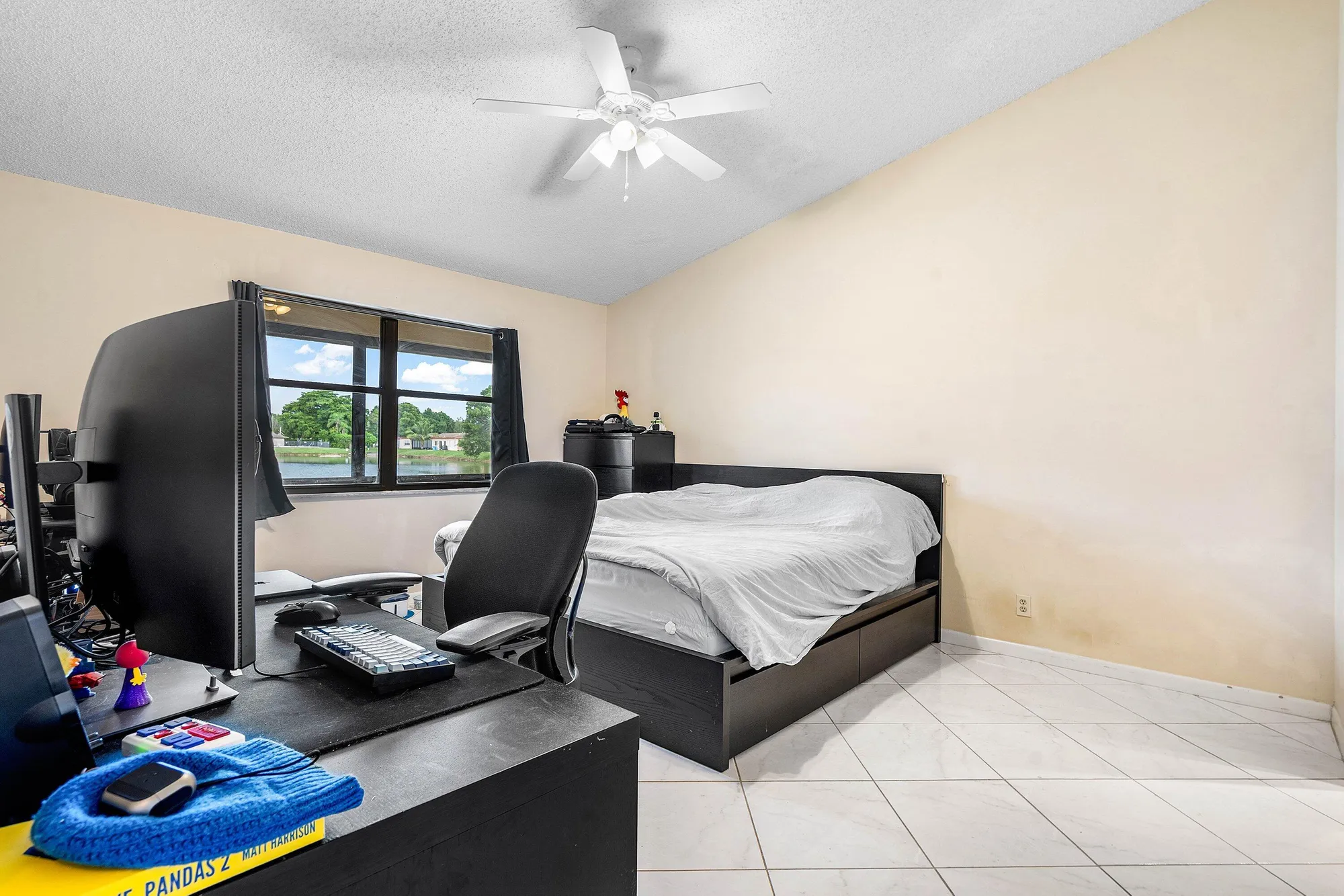 Property Slideshow image 13 of 42 | 7614 nw 99th ave, Tamarac, FL, 33321