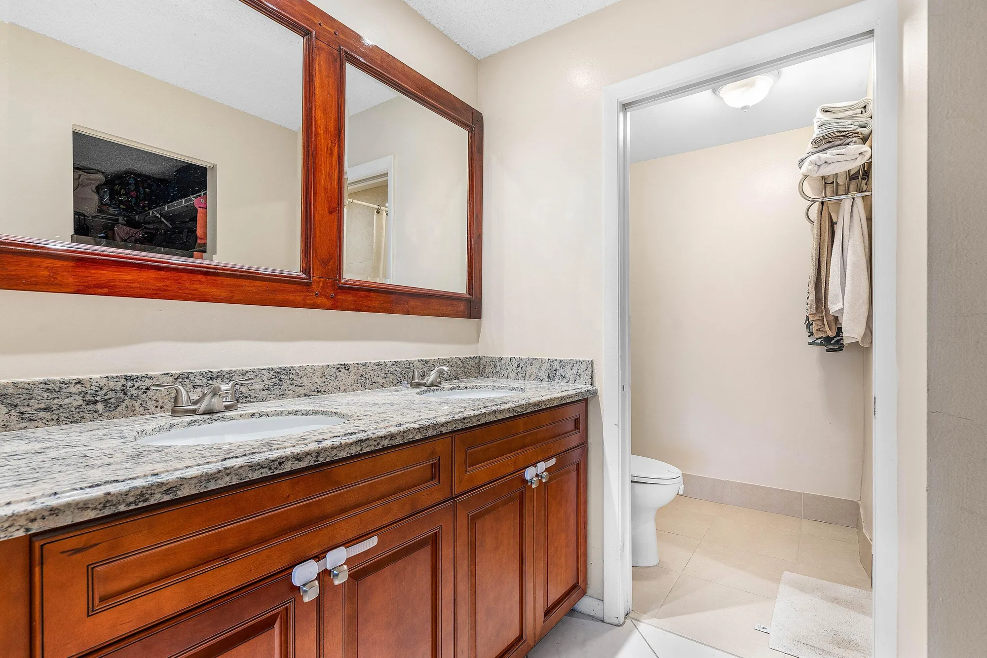 Property Slideshow image 16 of 42 | 7614 nw 99th ave, Tamarac, FL, 33321