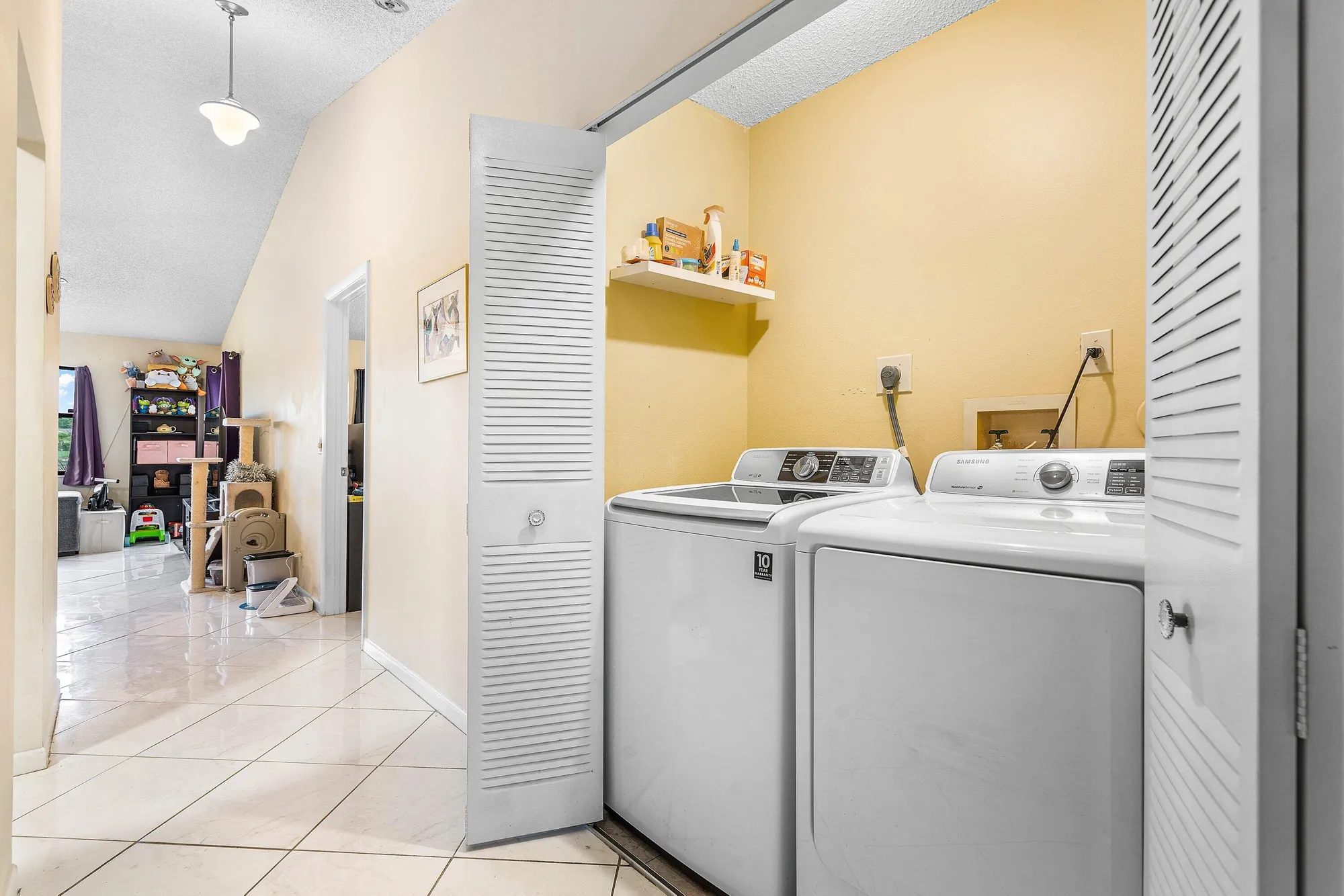 Property Slideshow image 18 of 42 | 7614 nw 99th ave, Tamarac, FL, 33321