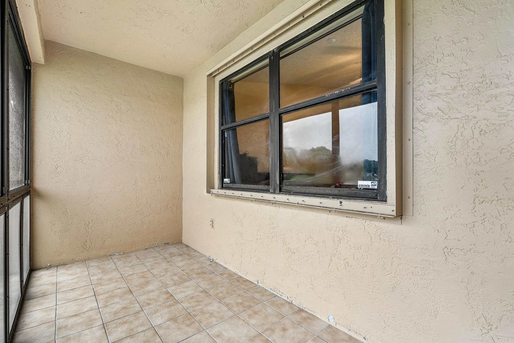 Property Slideshow image 21 of 42 | 7614 nw 99th ave, Tamarac, FL, 33321
