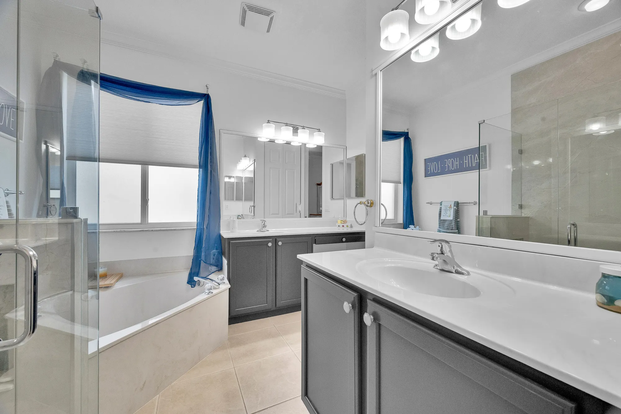 Property Slideshow image 23 of 56 | 489 sw talquin ln, Port Saint Lucie, FL, 34986