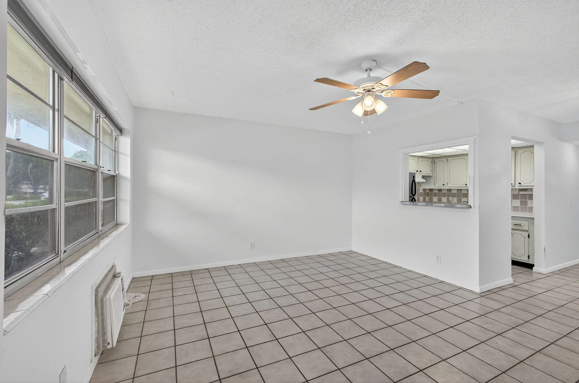 Property Slideshow image 6 of 28 | 7 dorchester a a, West Palm Beach, FL, 33417