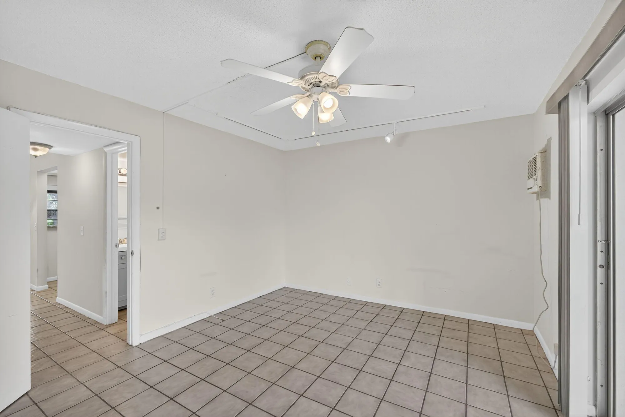 Property Slideshow image 13 of 28 | 7 dorchester a a, West Palm Beach, FL, 33417