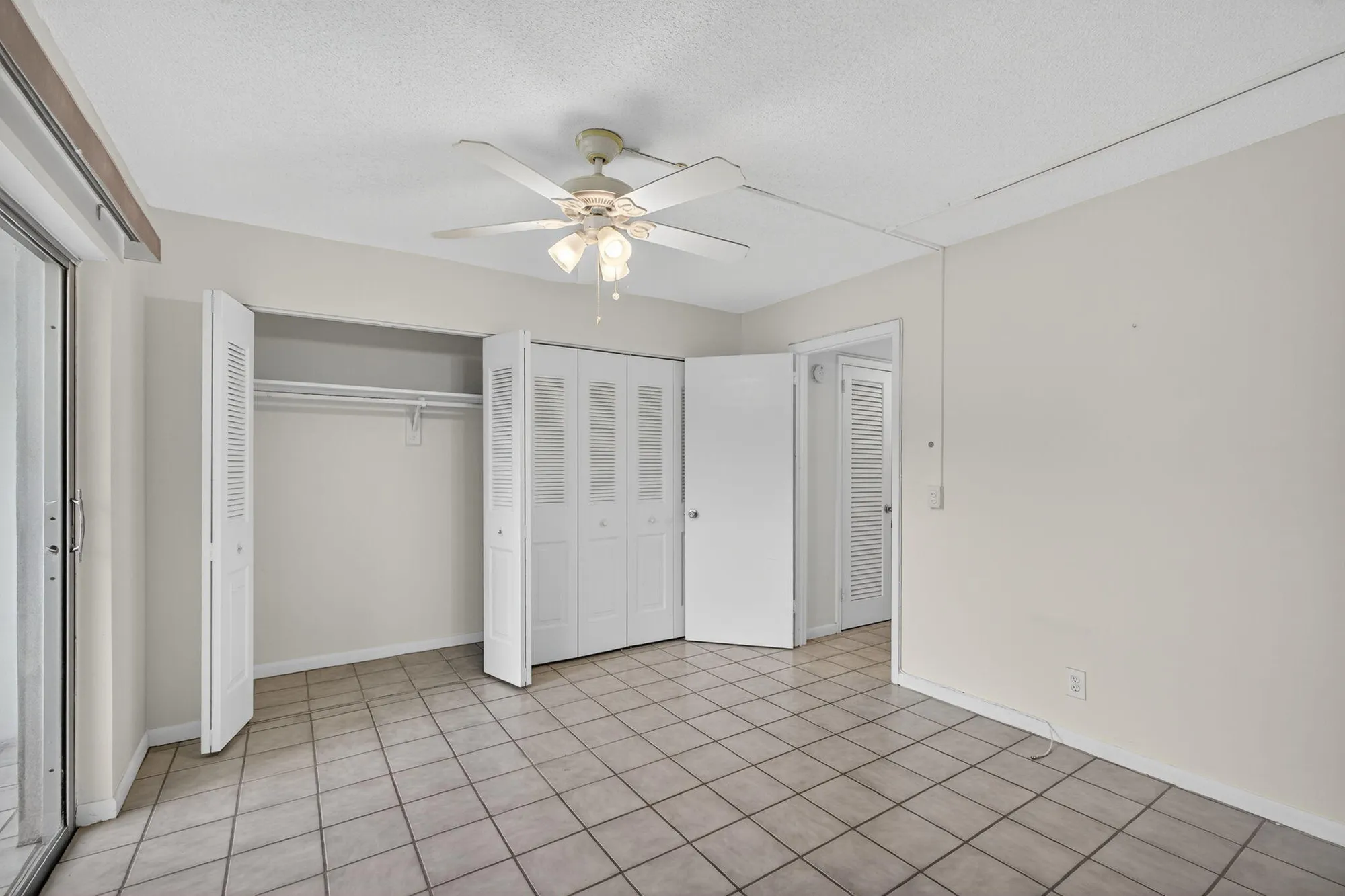 Property Slideshow image 12 of 28 | 7 dorchester a a, West Palm Beach, FL, 33417