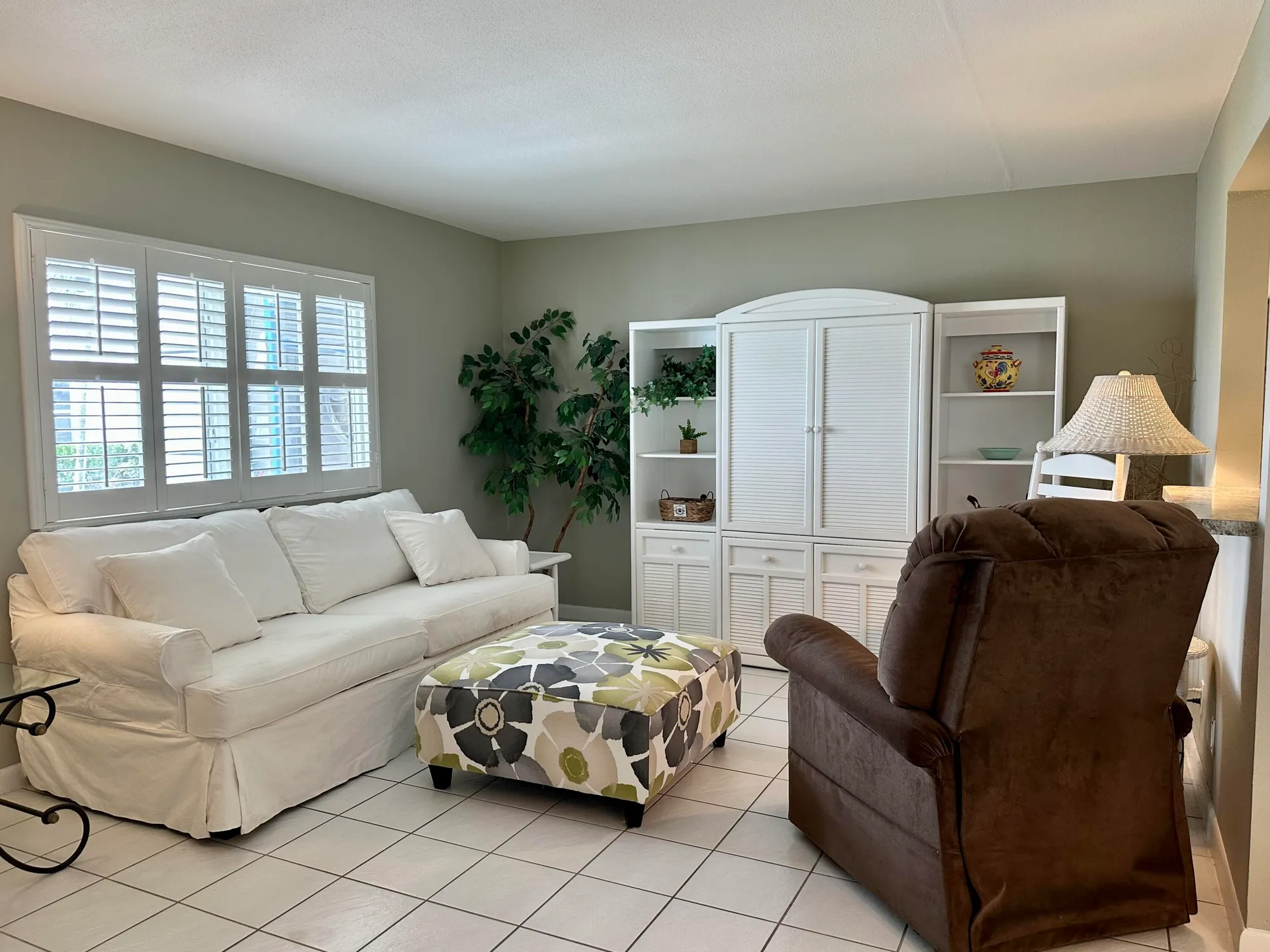 Property Slideshow image 3 of 63 | 350 saxony h, Delray Beach, FL, 33446