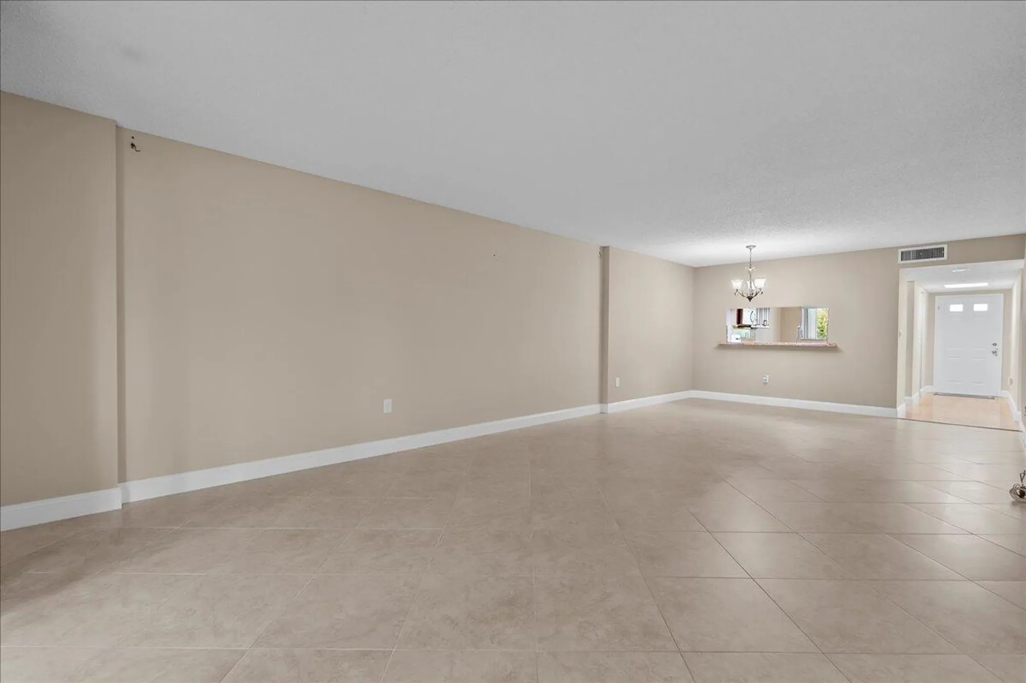 Property Slideshow image 7 of 35 | 4734 lucerne lakes blvd 302, Lake Worth, FL, 33467