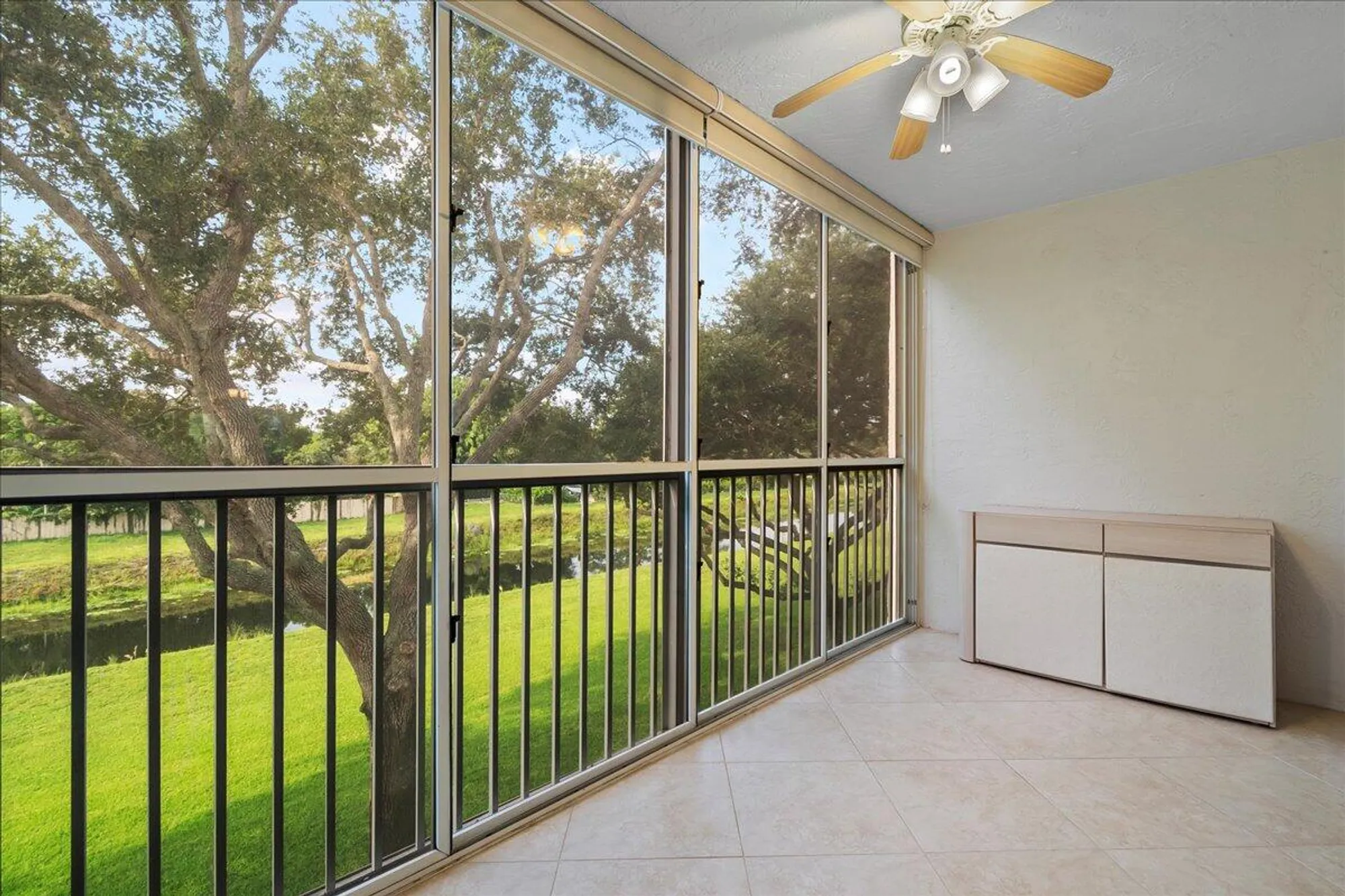 Property Slideshow image 11 of 35 | 4734 lucerne lakes blvd 302, Lake Worth, FL, 33467