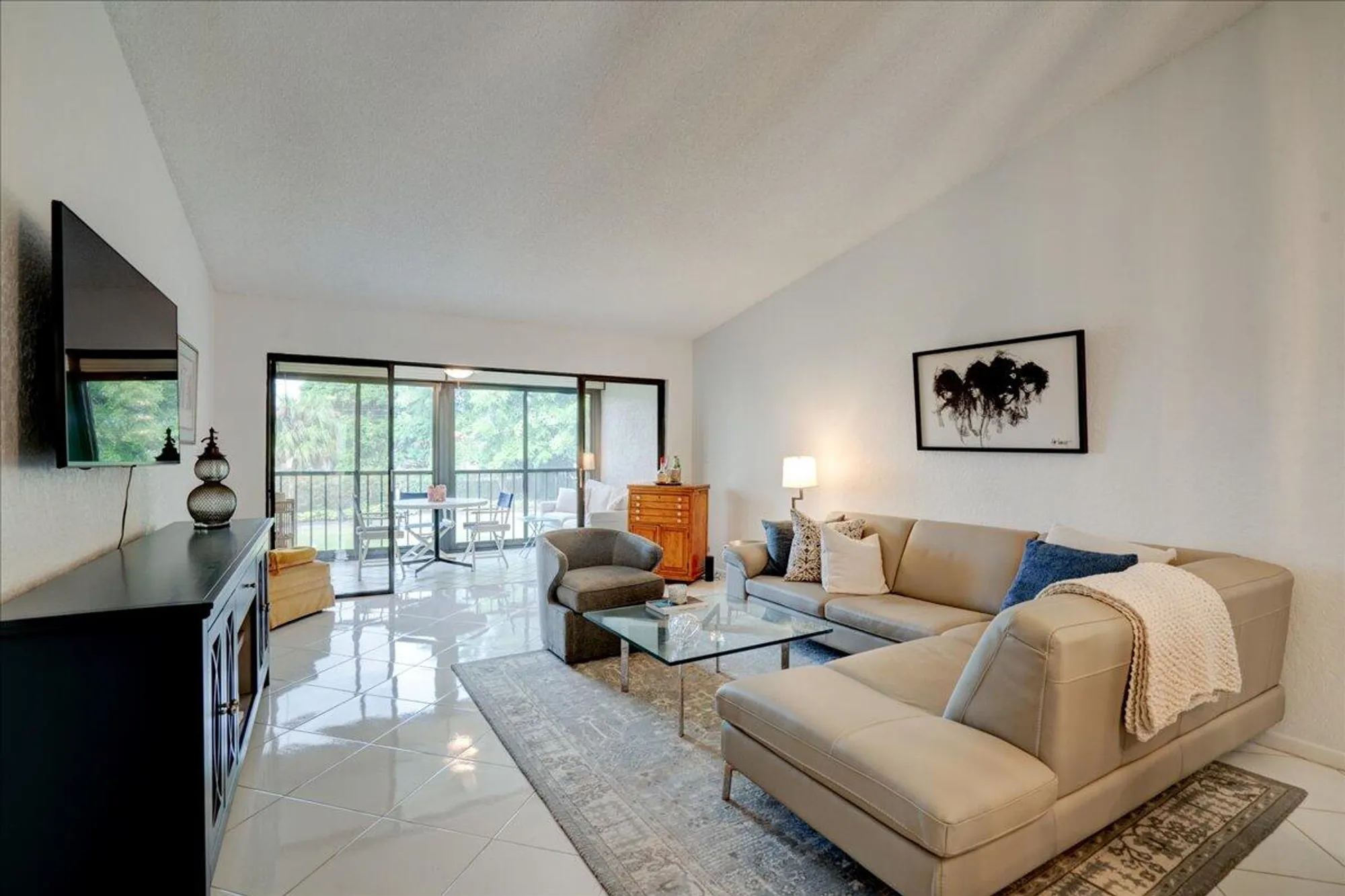 Property Slideshow image 16 of 39 | 5121 oak hill ln 423, Delray Beach, FL, 33484