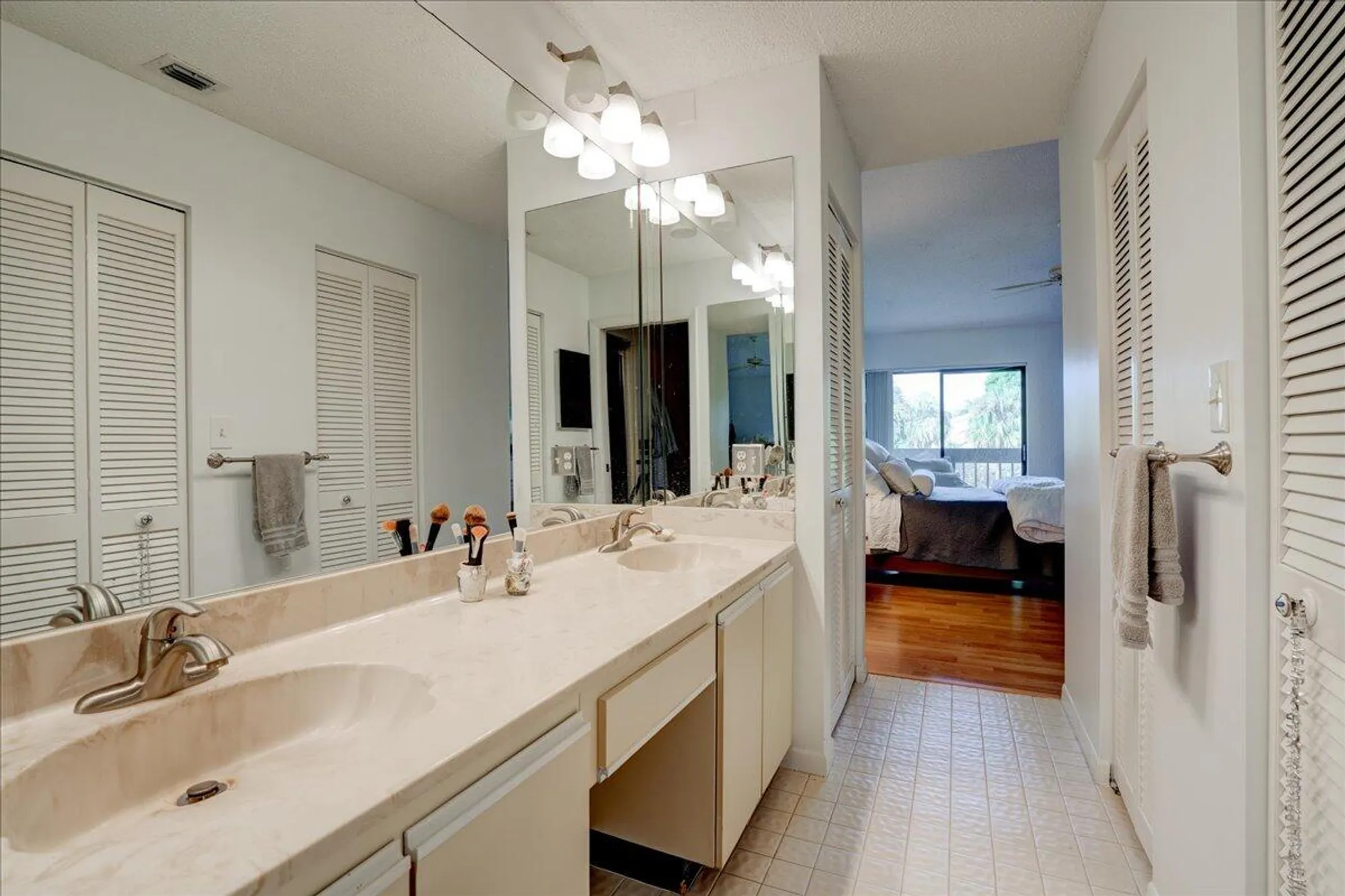 Property Slideshow image 27 of 39 | 5121 oak hill ln 423, Delray Beach, FL, 33484