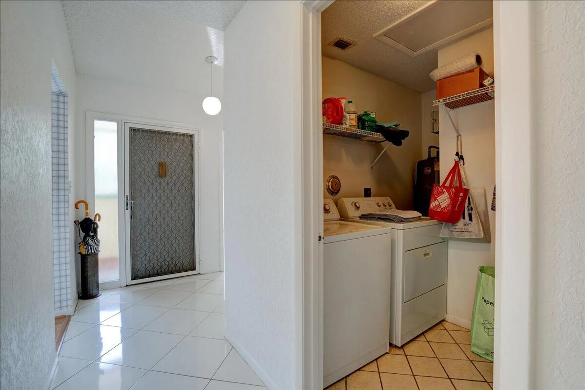 Property Slideshow image 11 of 39 | 5121 oak hill ln 423, Delray Beach, FL, 33484