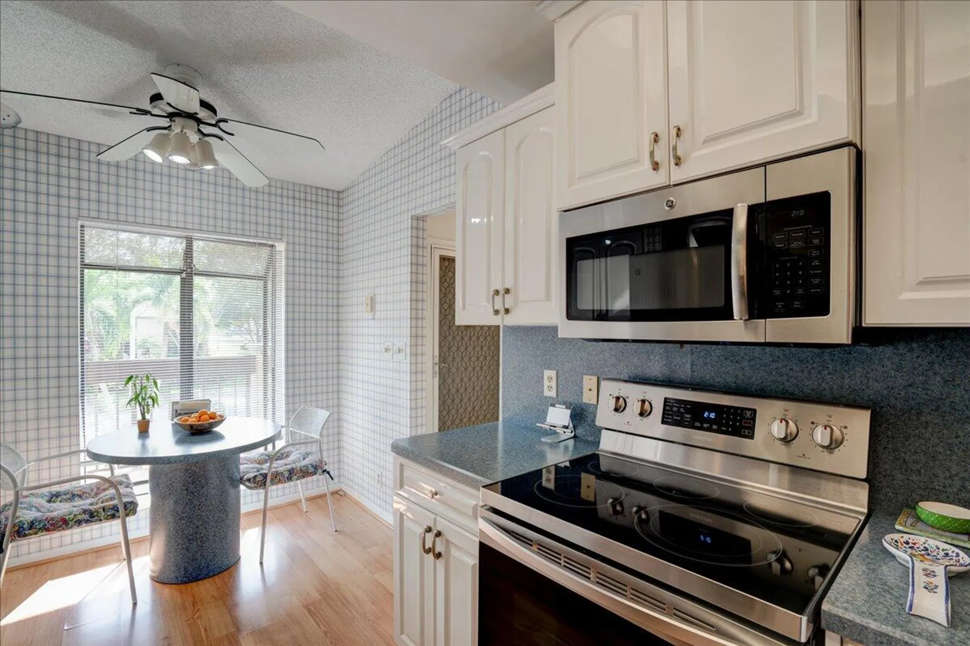 Property Slideshow image 10 of 39 | 5121 oak hill ln 423, Delray Beach, FL, 33484