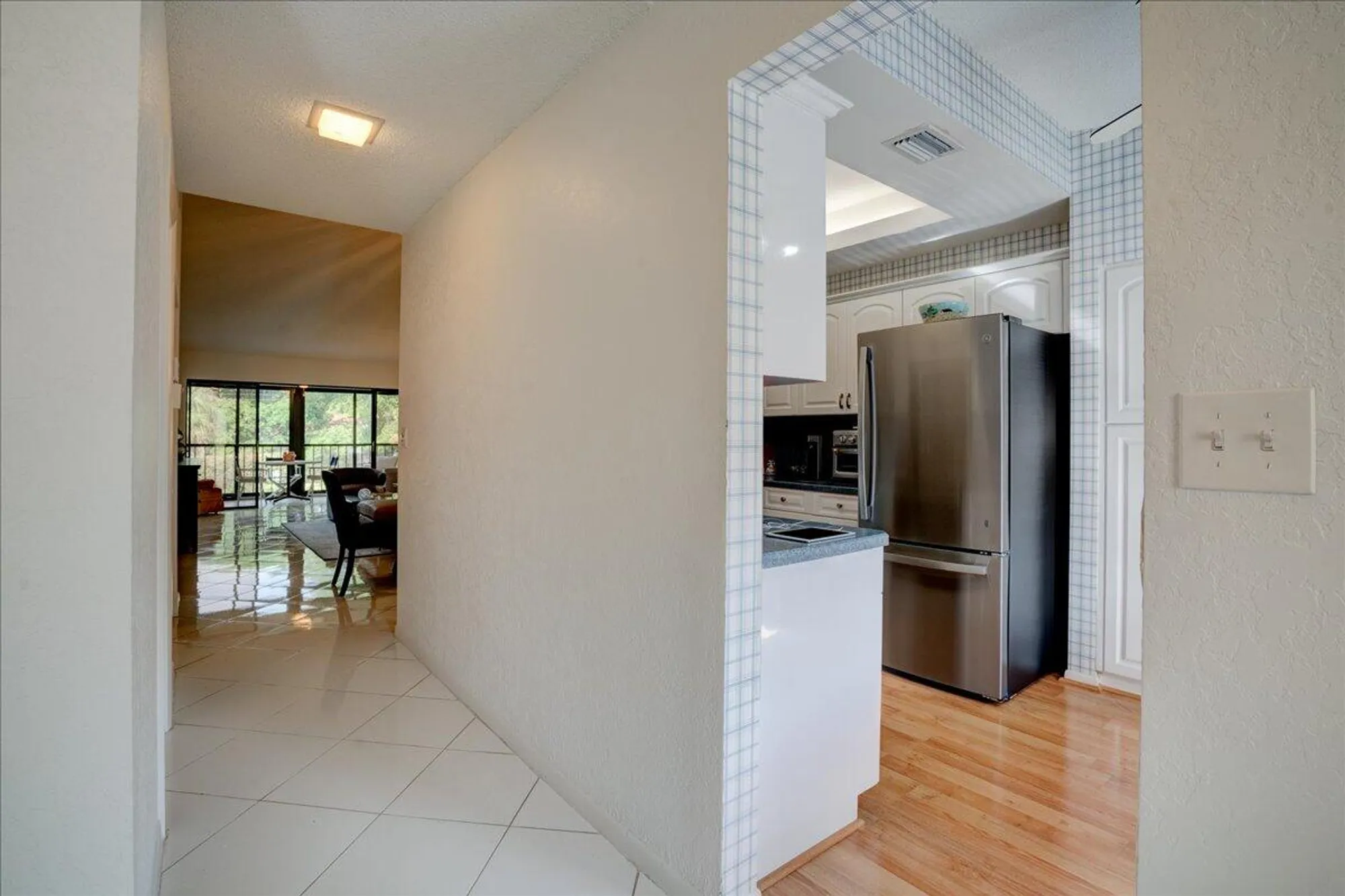 Property Slideshow image 3 of 39 | 5121 oak hill ln 423, Delray Beach, FL, 33484