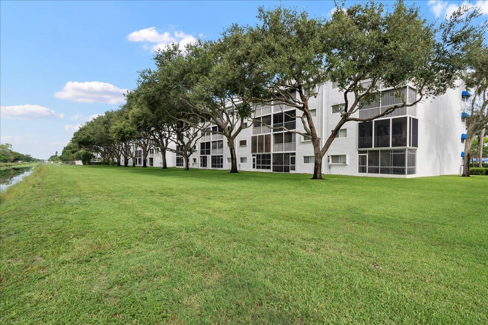 Property Slideshow image 23 of 35 | 4734 lucerne lakes blvd 302, Lake Worth, FL, 33467