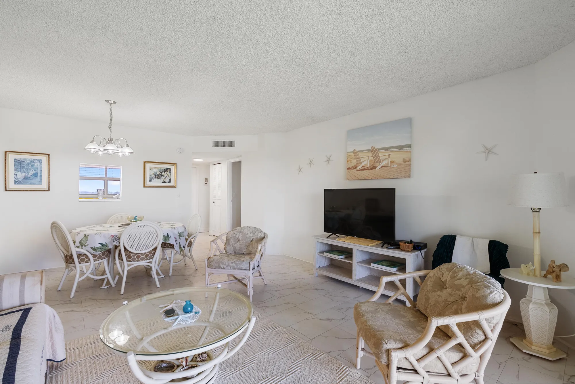 Property Slideshow image 11 of 30 | 3590 via poinciana apt 607, Lake Worth, FL, 33467