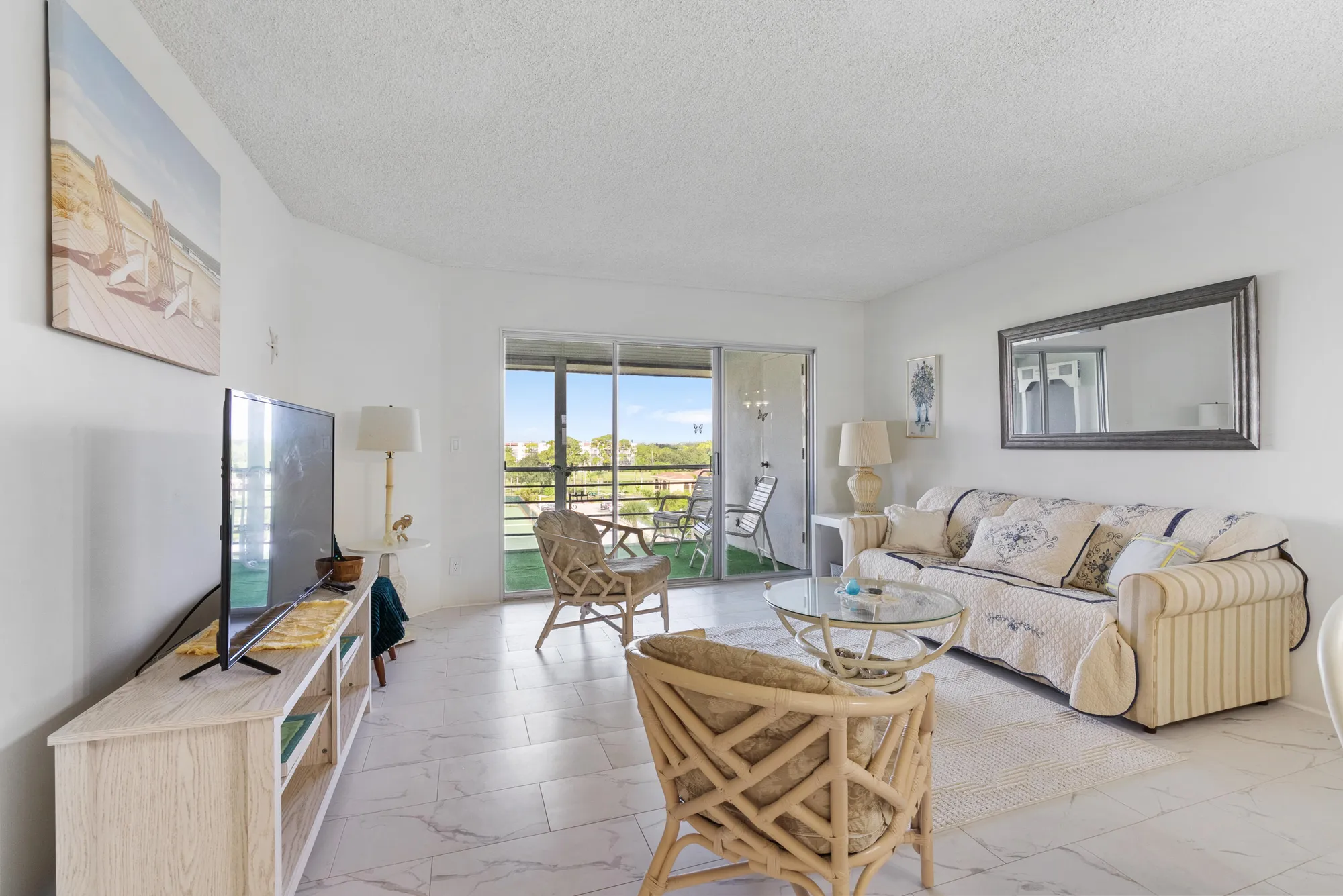 Property Slideshow image 10 of 30 | 3590 via poinciana apt 607, Lake Worth, FL, 33467