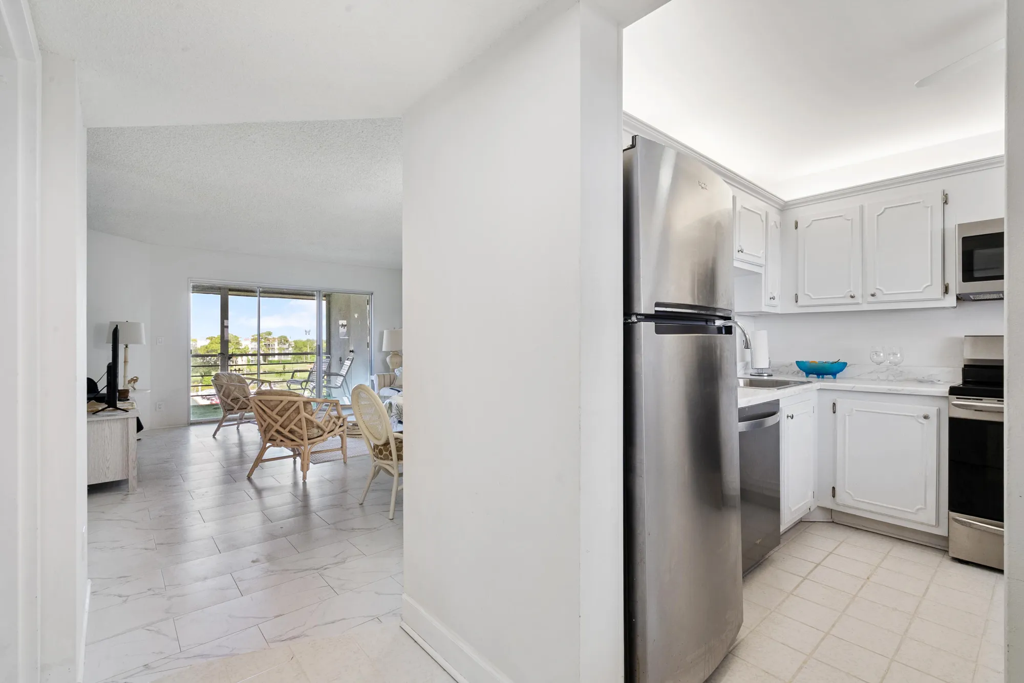 Property Slideshow image 6 of 30 | 3590 via poinciana apt 607, Lake Worth, FL, 33467