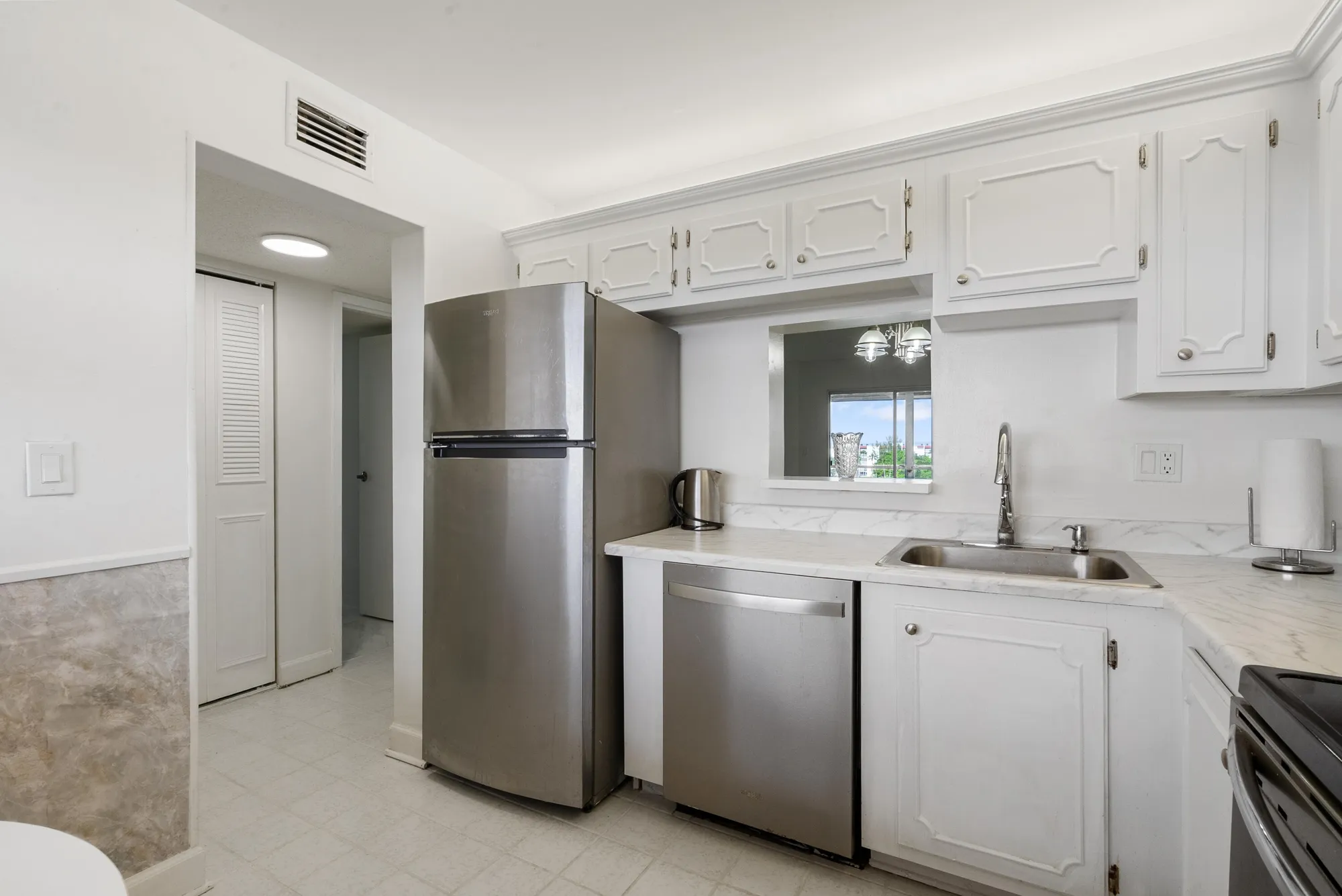 Property Slideshow image 7 of 30 | 3590 via poinciana apt 607, Lake Worth, FL, 33467