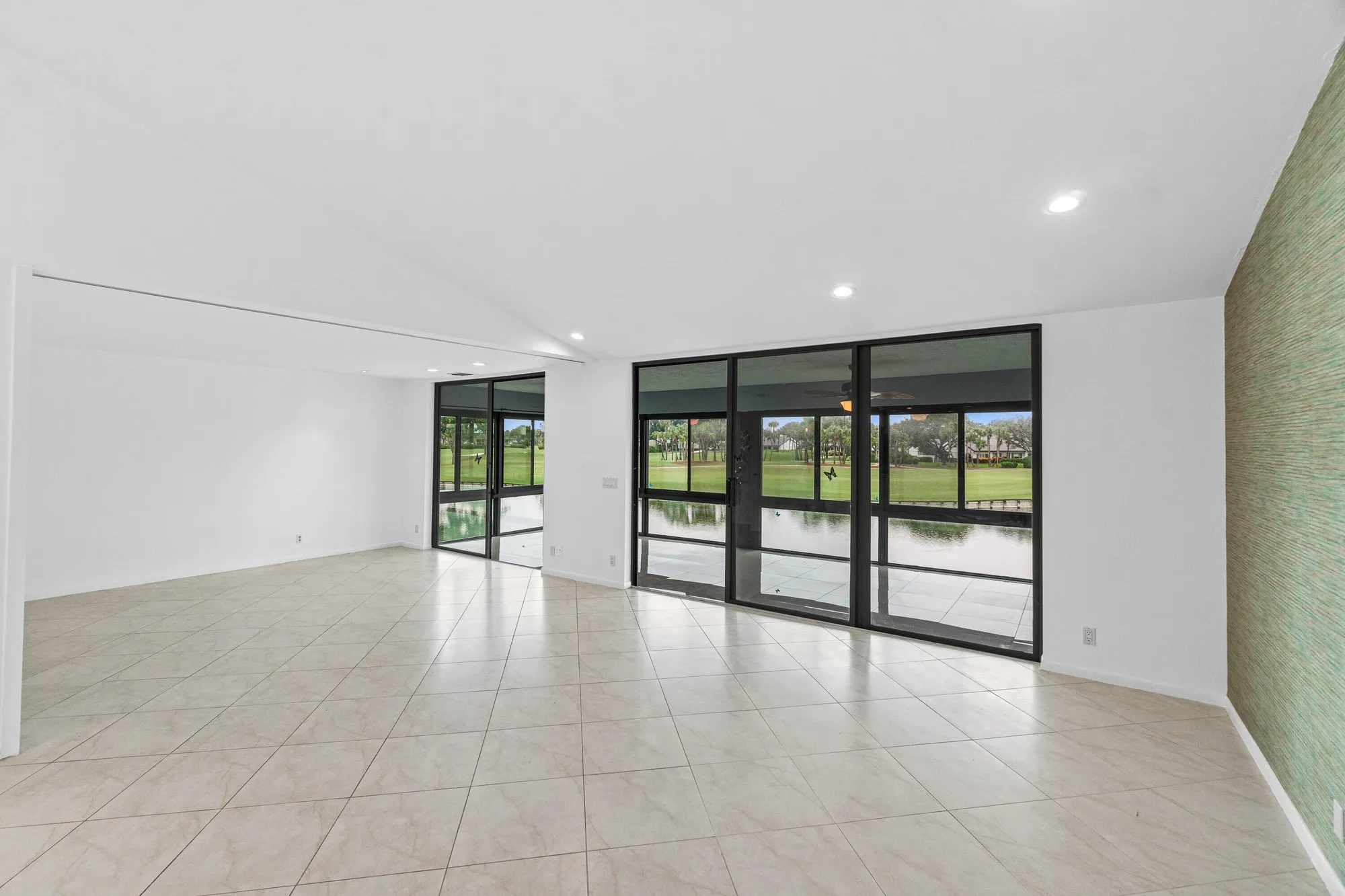 Property Slideshow image 14 of 57 | 23 eastgate dr b, Boynton Beach, FL, 33436
