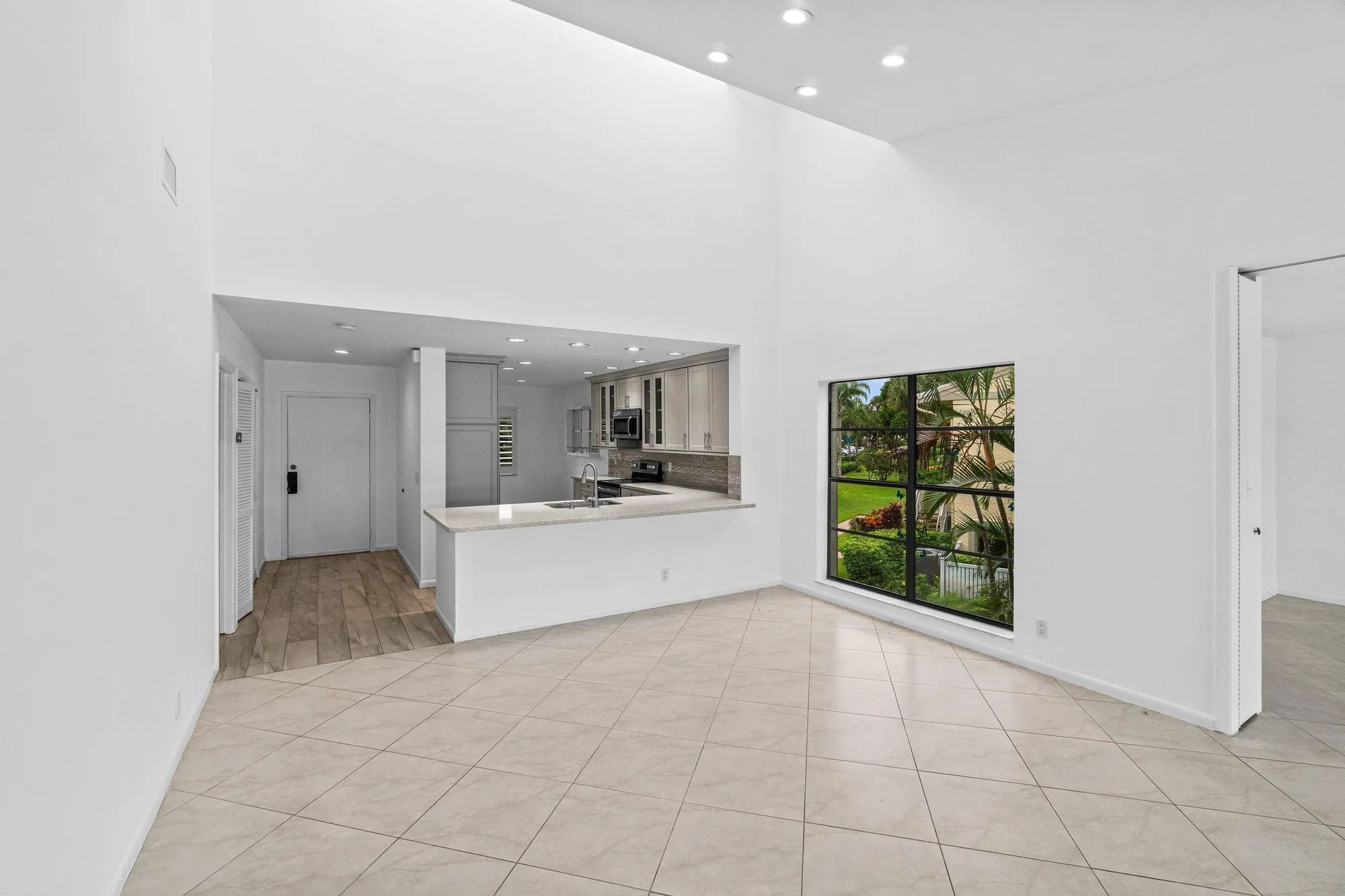 Property Slideshow image 11 of 57 | 23 eastgate dr b, Boynton Beach, FL, 33436