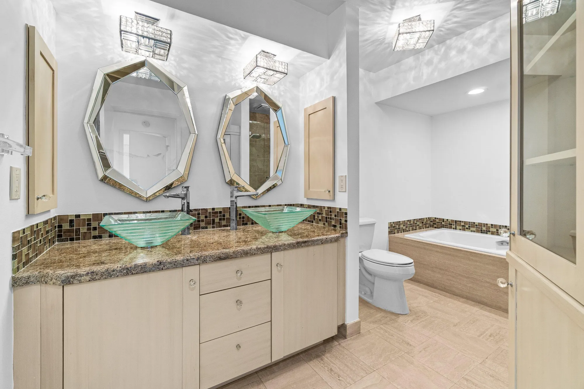 Property Slideshow image 25 of 57 | 23 eastgate dr b, Boynton Beach, FL, 33436