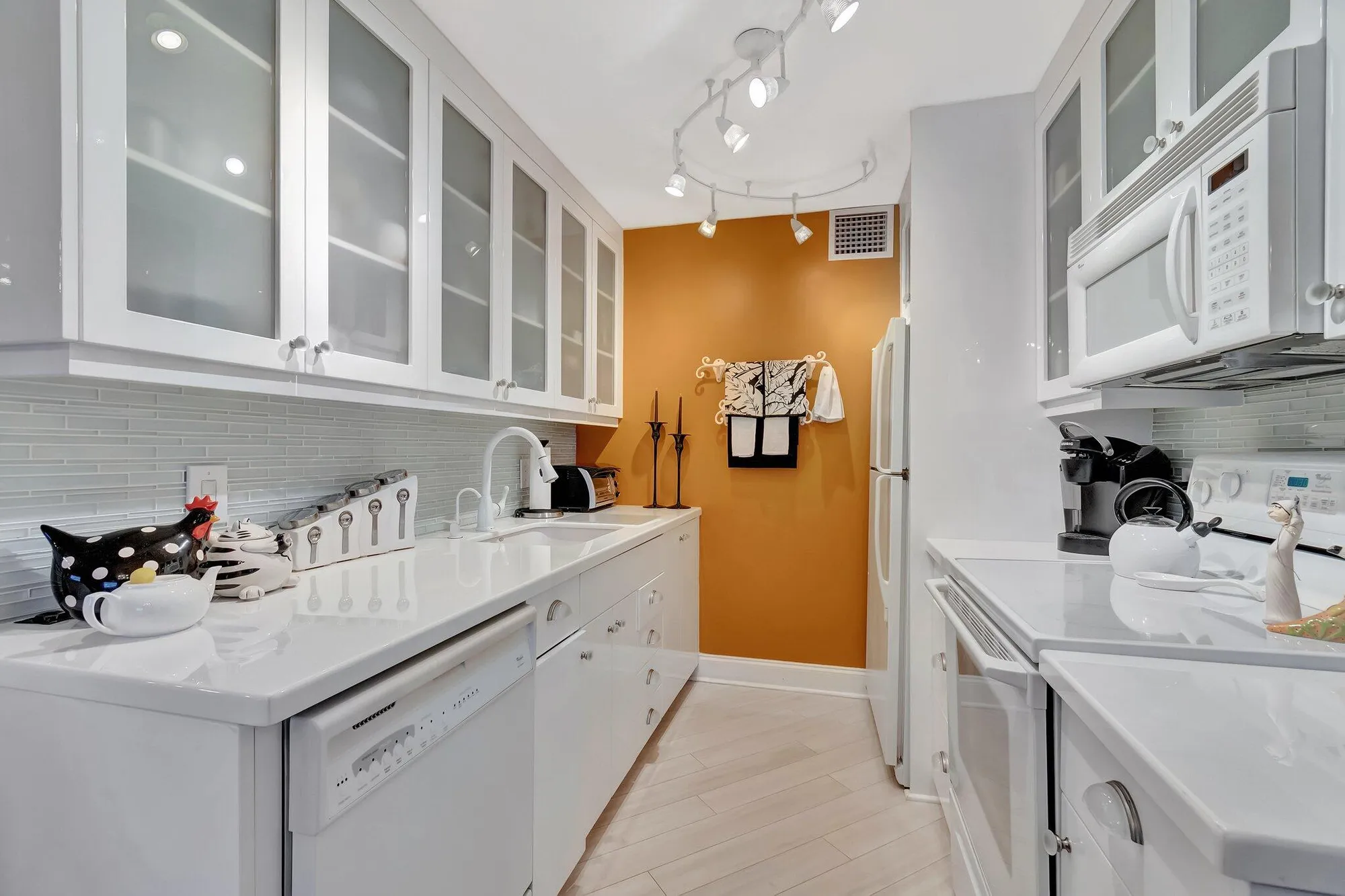 Property Slideshow image 18 of 82 | 2026 cornwall b, Boca Raton, FL, 33434