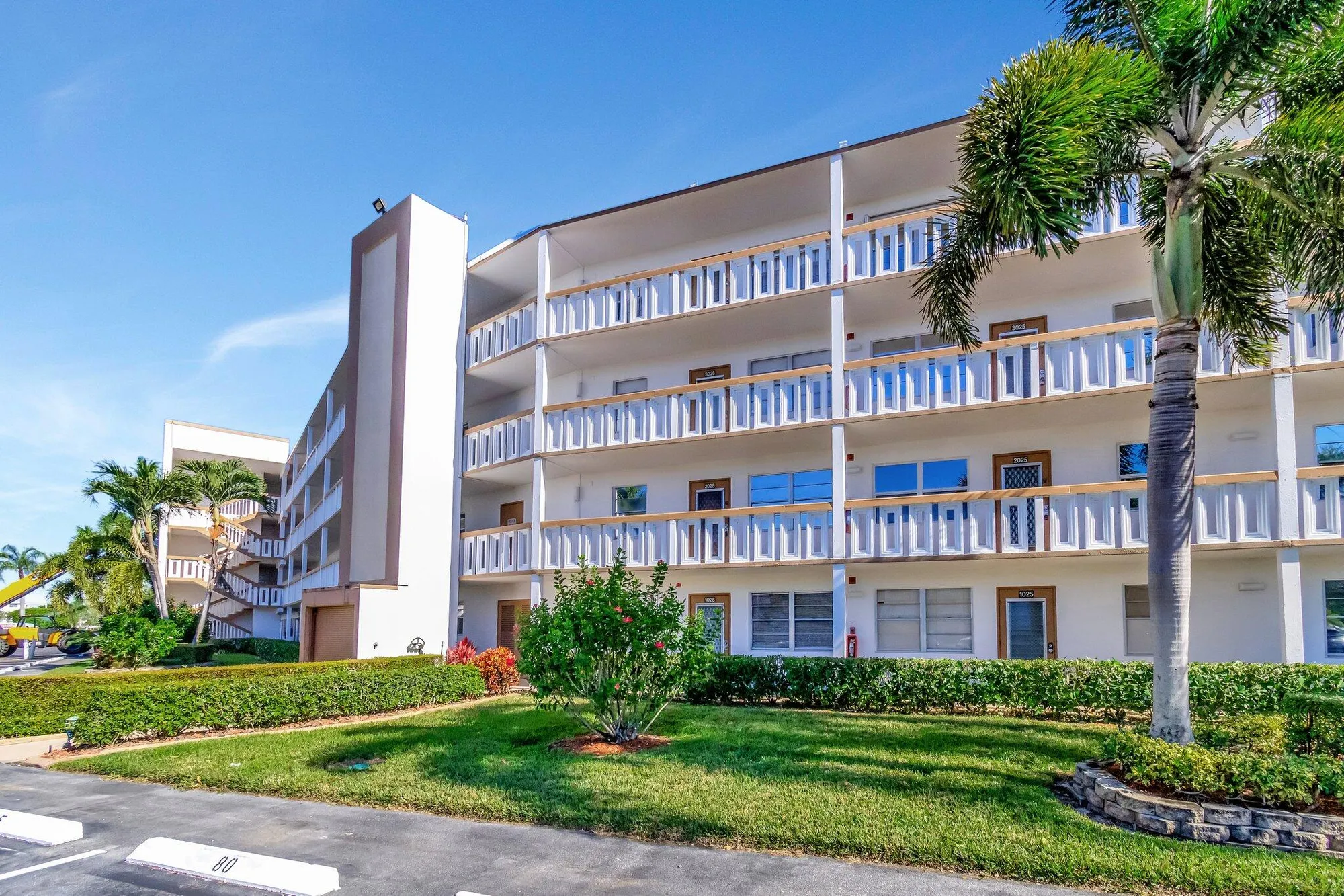 Property Slideshow image 5 of 82 | 2026 cornwall b, Boca Raton, FL, 33434