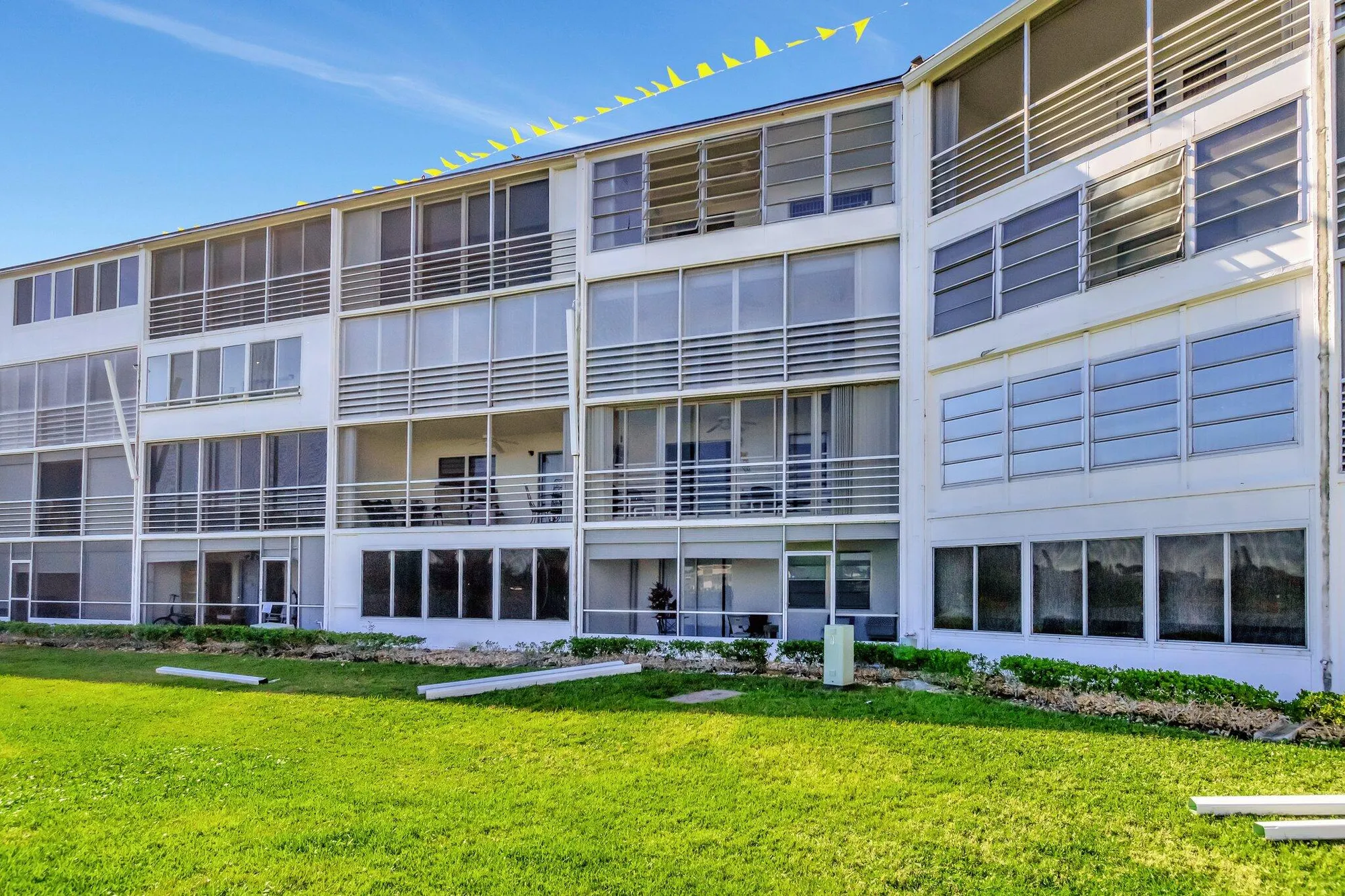 Property Slideshow image 43 of 82 | 2026 cornwall b, Boca Raton, FL, 33434