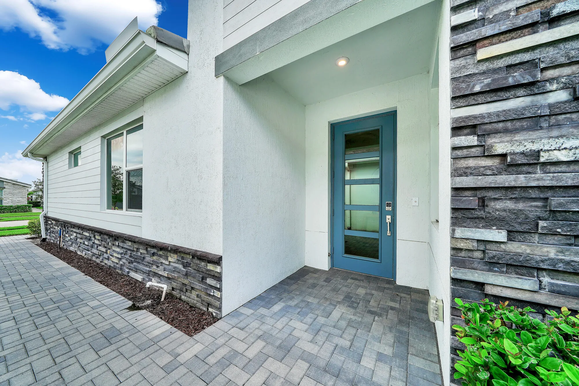 Property Slideshow image 4 of 68 | 10219 sw corvus ln, Port Saint Lucie, FL, 34987