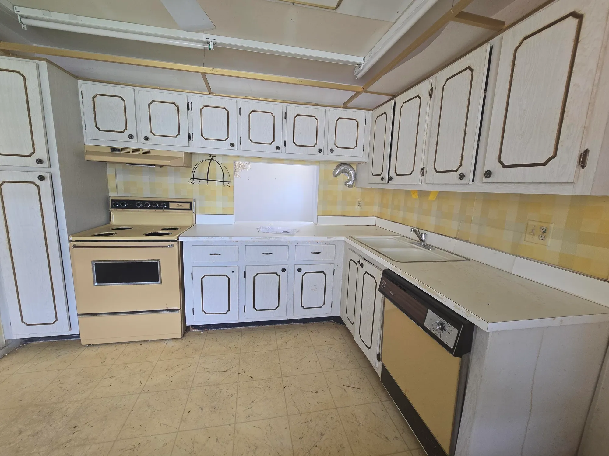 Property Slideshow image 4 of 31 | 449 lake helen dr, West Palm Beach, FL, 33411