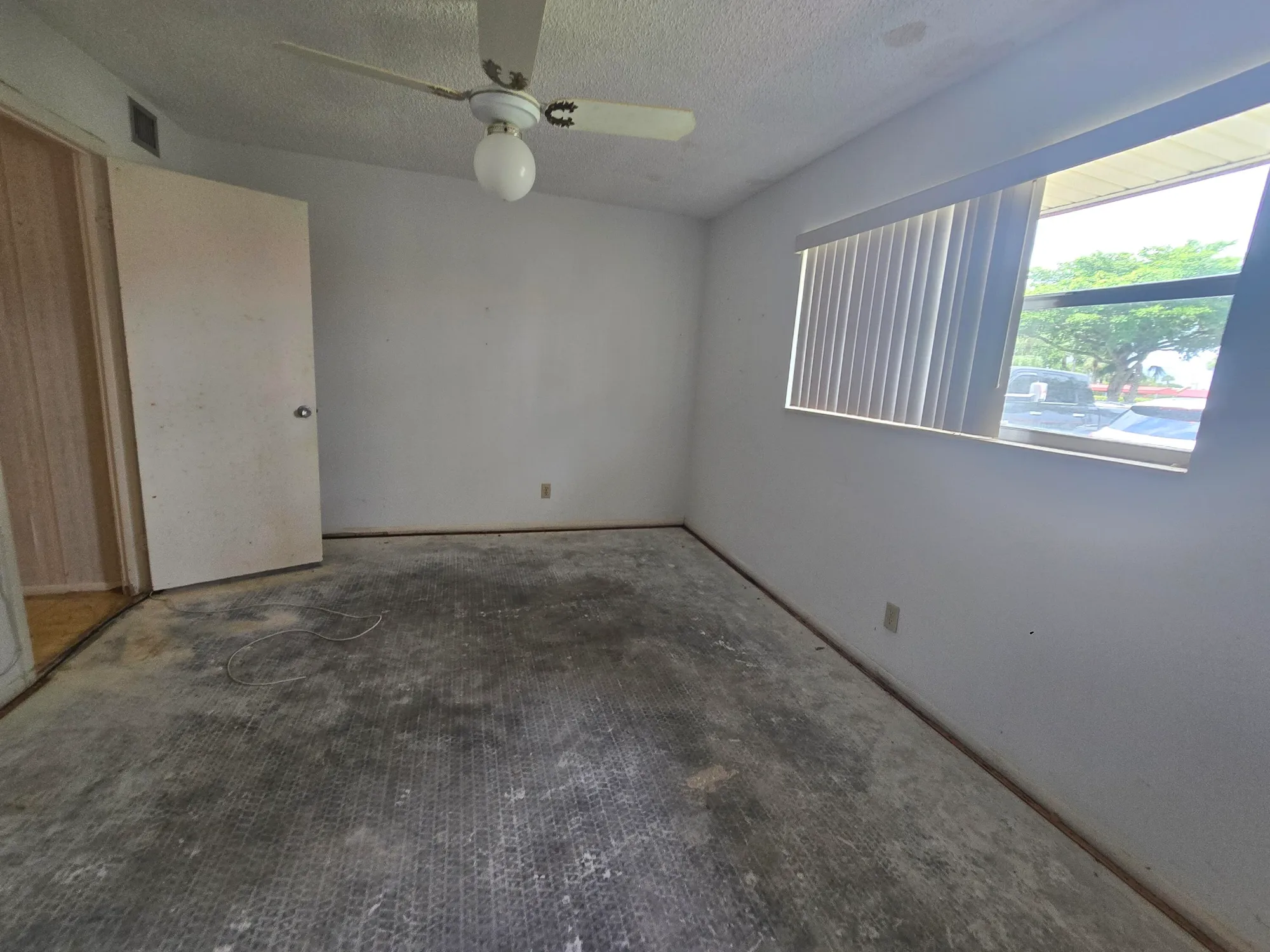 Property Slideshow image 8 of 31 | 449 lake helen dr, West Palm Beach, FL, 33411