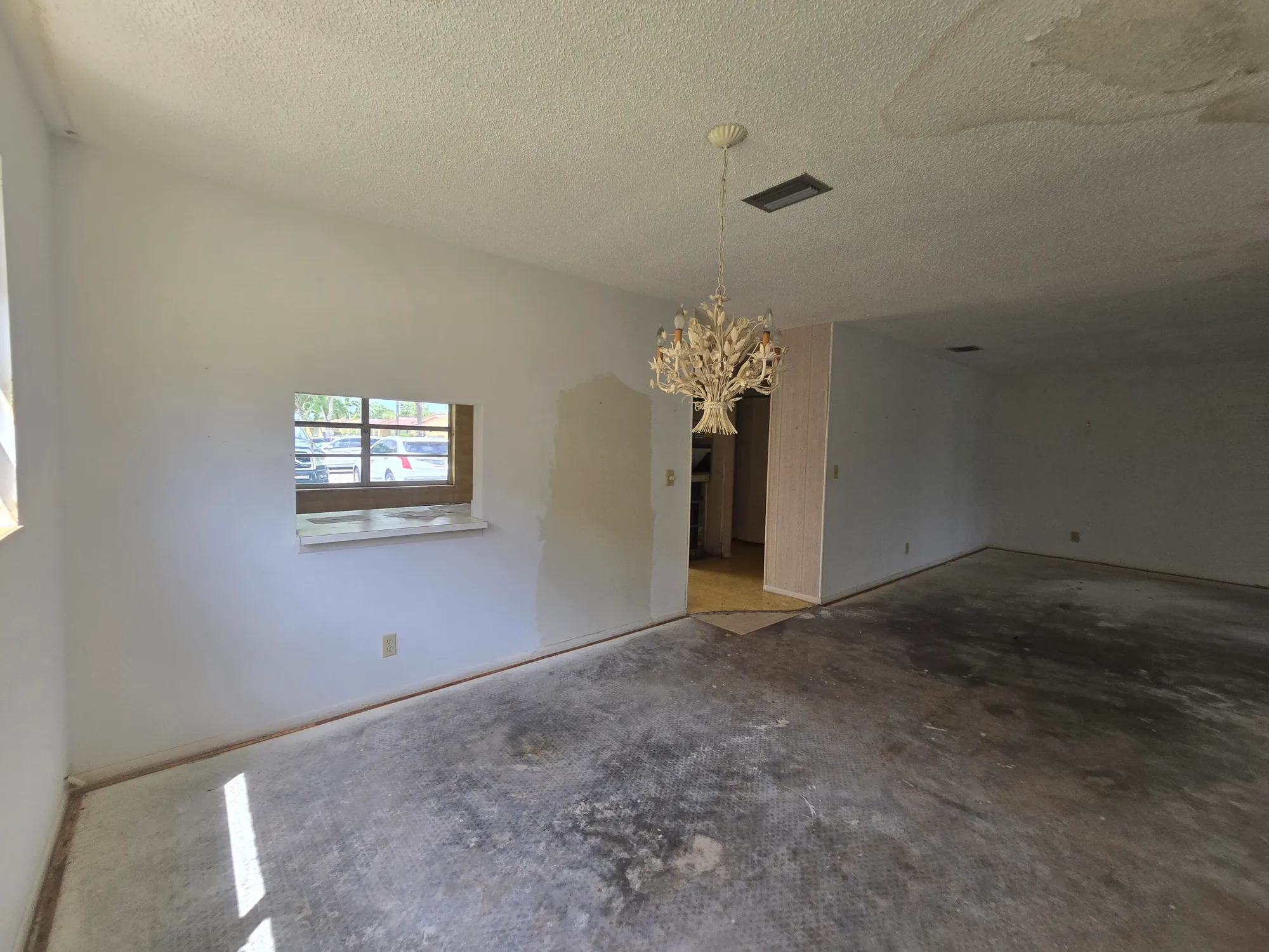 Property Slideshow image 13 of 31 | 449 lake helen dr, West Palm Beach, FL, 33411