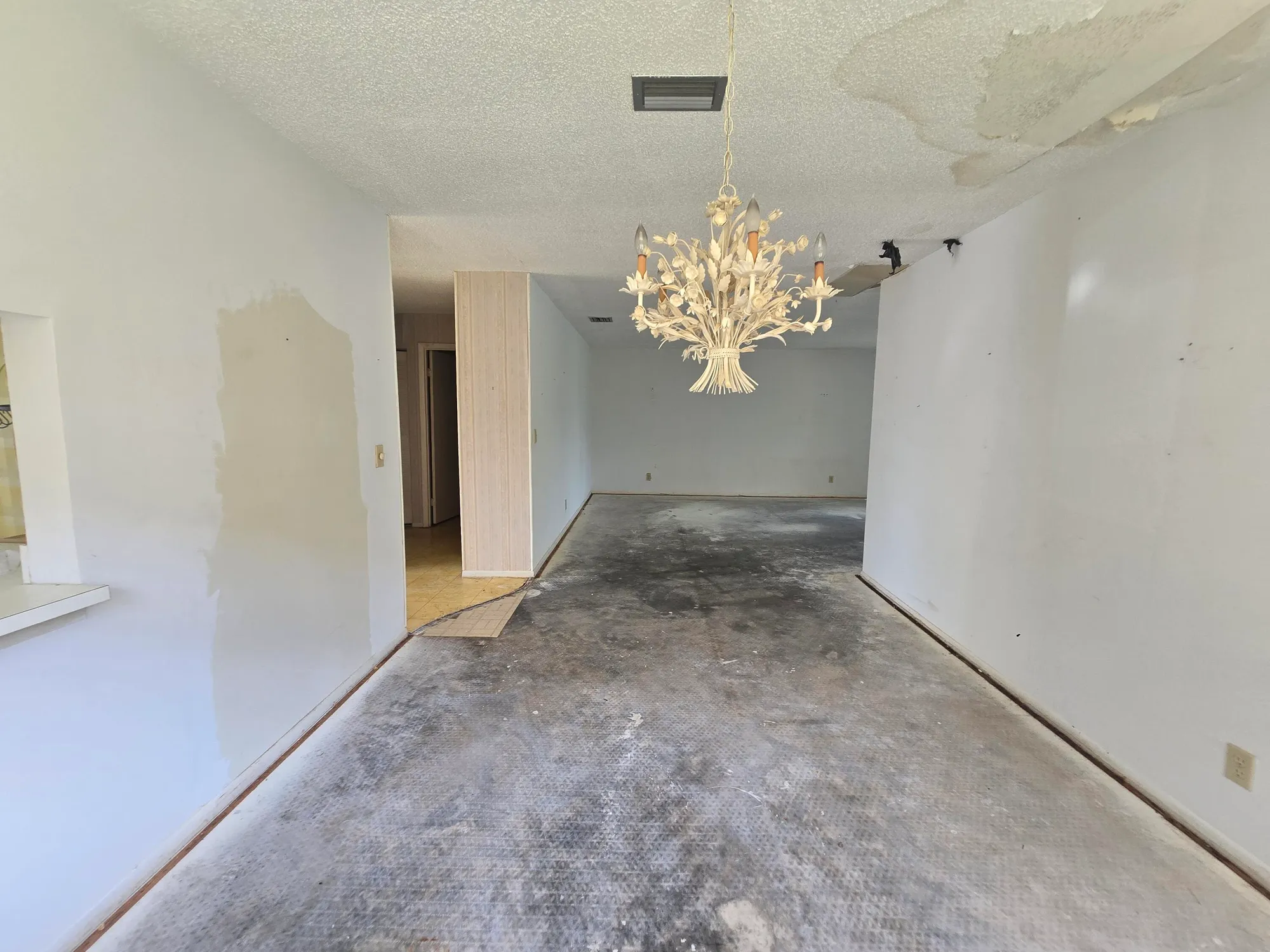 Property Slideshow image 14 of 31 | 449 lake helen dr, West Palm Beach, FL, 33411