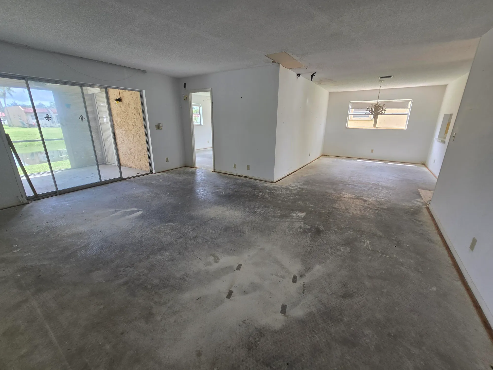 Property Slideshow image 17 of 31 | 449 lake helen dr, West Palm Beach, FL, 33411