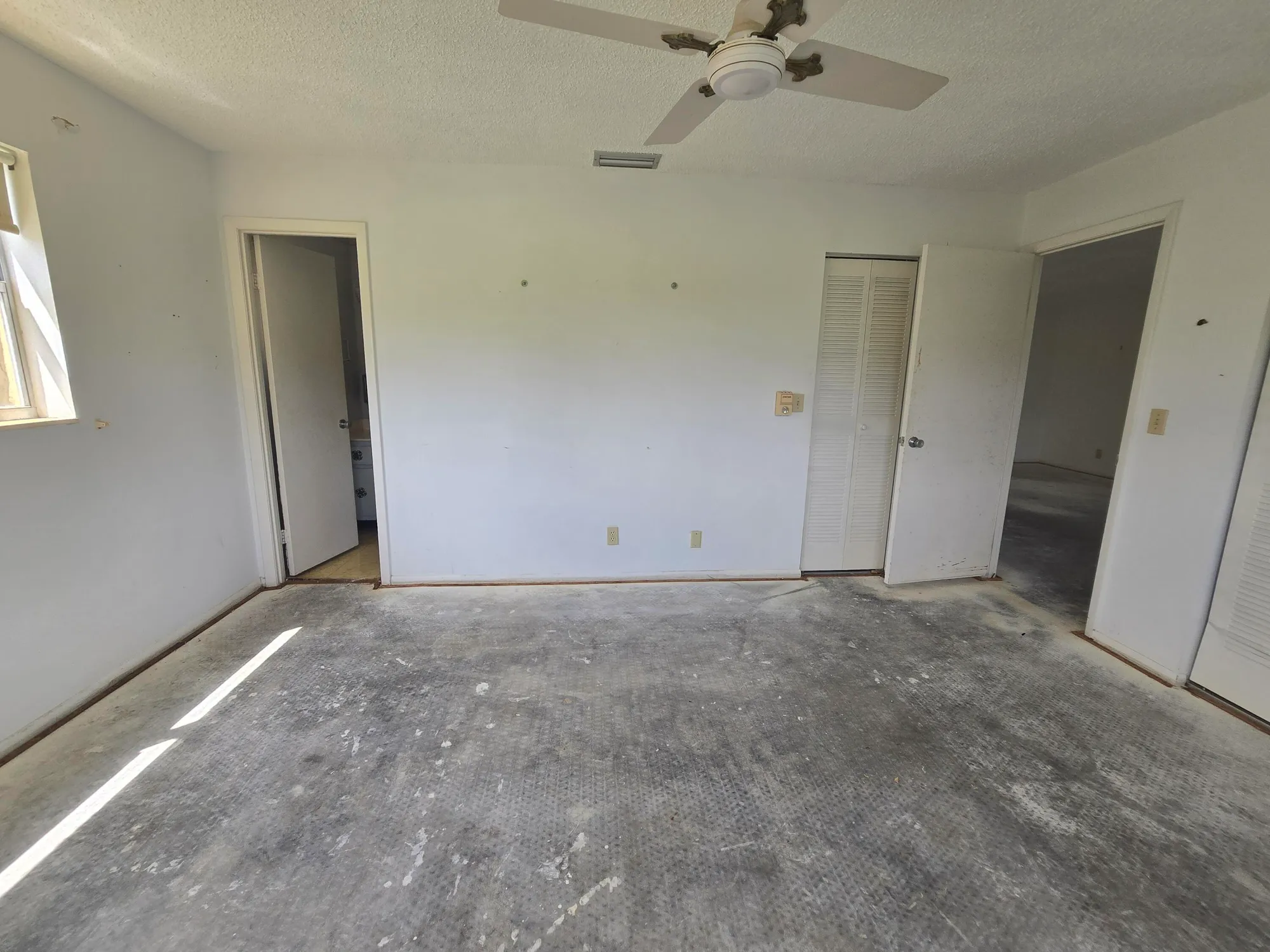 Property Slideshow image 22 of 31 | 449 lake helen dr, West Palm Beach, FL, 33411