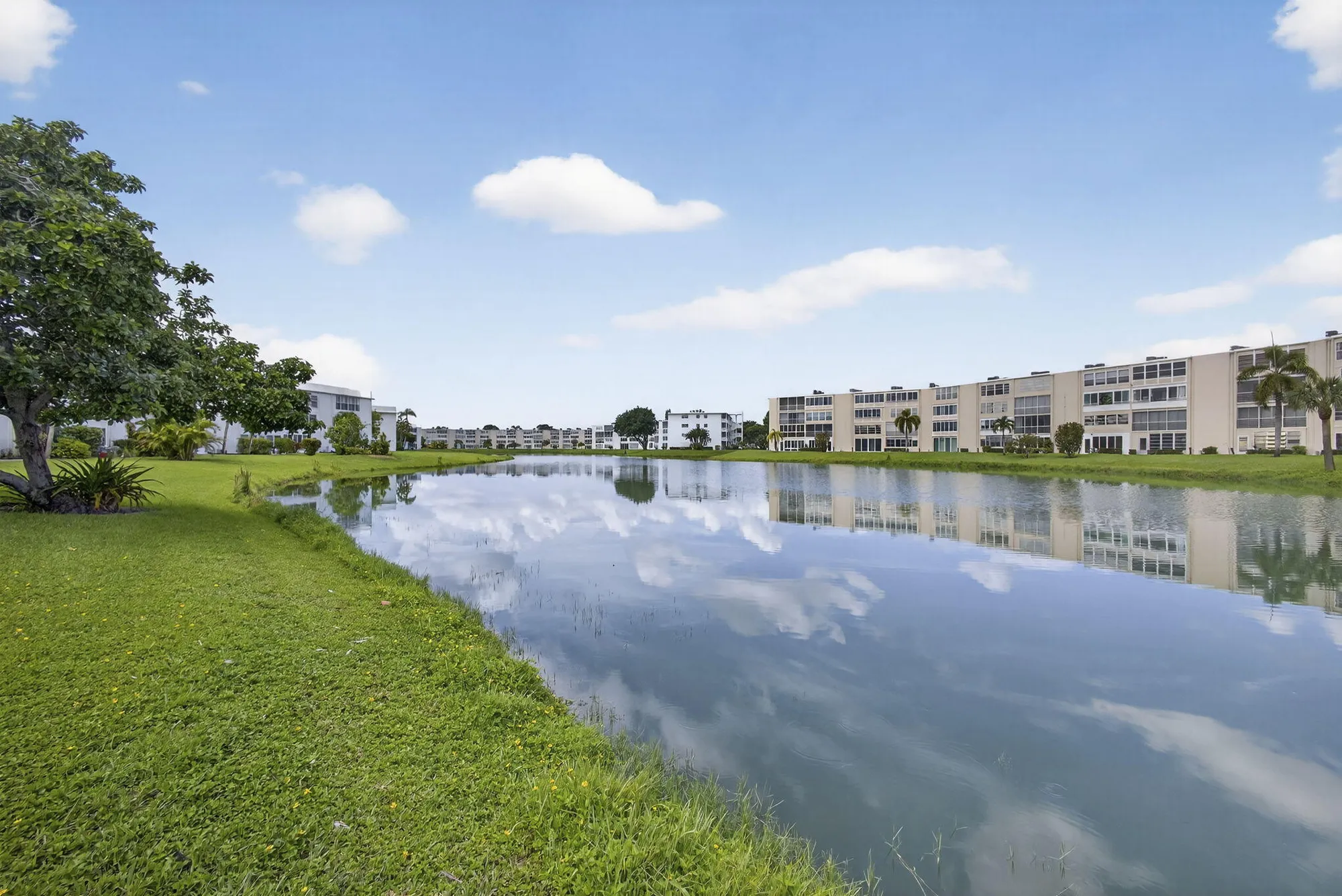 Property Slideshow image 5 of 28 | 312 wellington c, West Palm Beach, FL, 33417