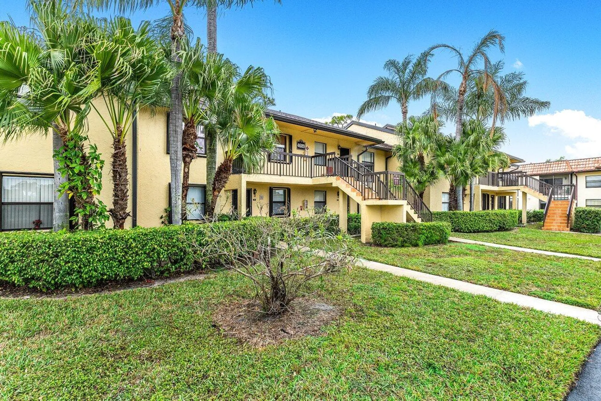 Property Slideshow image 2 of 31 | 4689 lucerne lakes blvd 203, Greenacres, FL, 33467