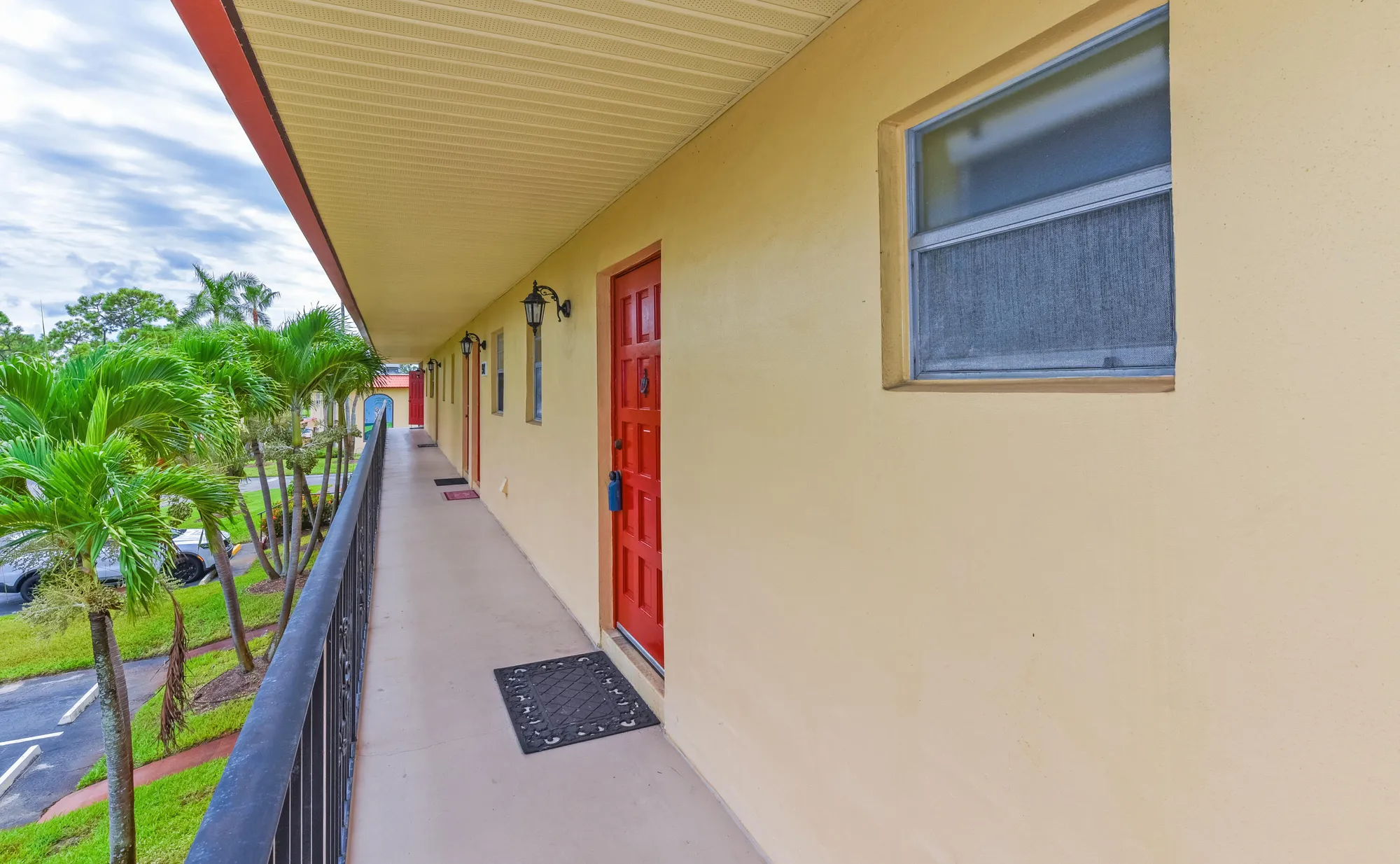 Property Slideshow image 19 of 44 | 1917 sw palm city rd i, Stuart, FL, 34994