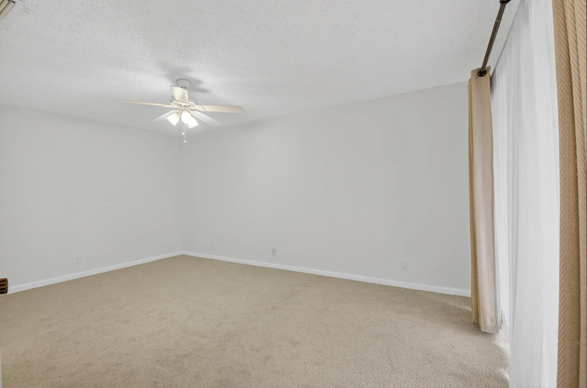 Property Slideshow image 16 of 56 | 714 nw 27th ave a, Delray Beach, FL, 33445