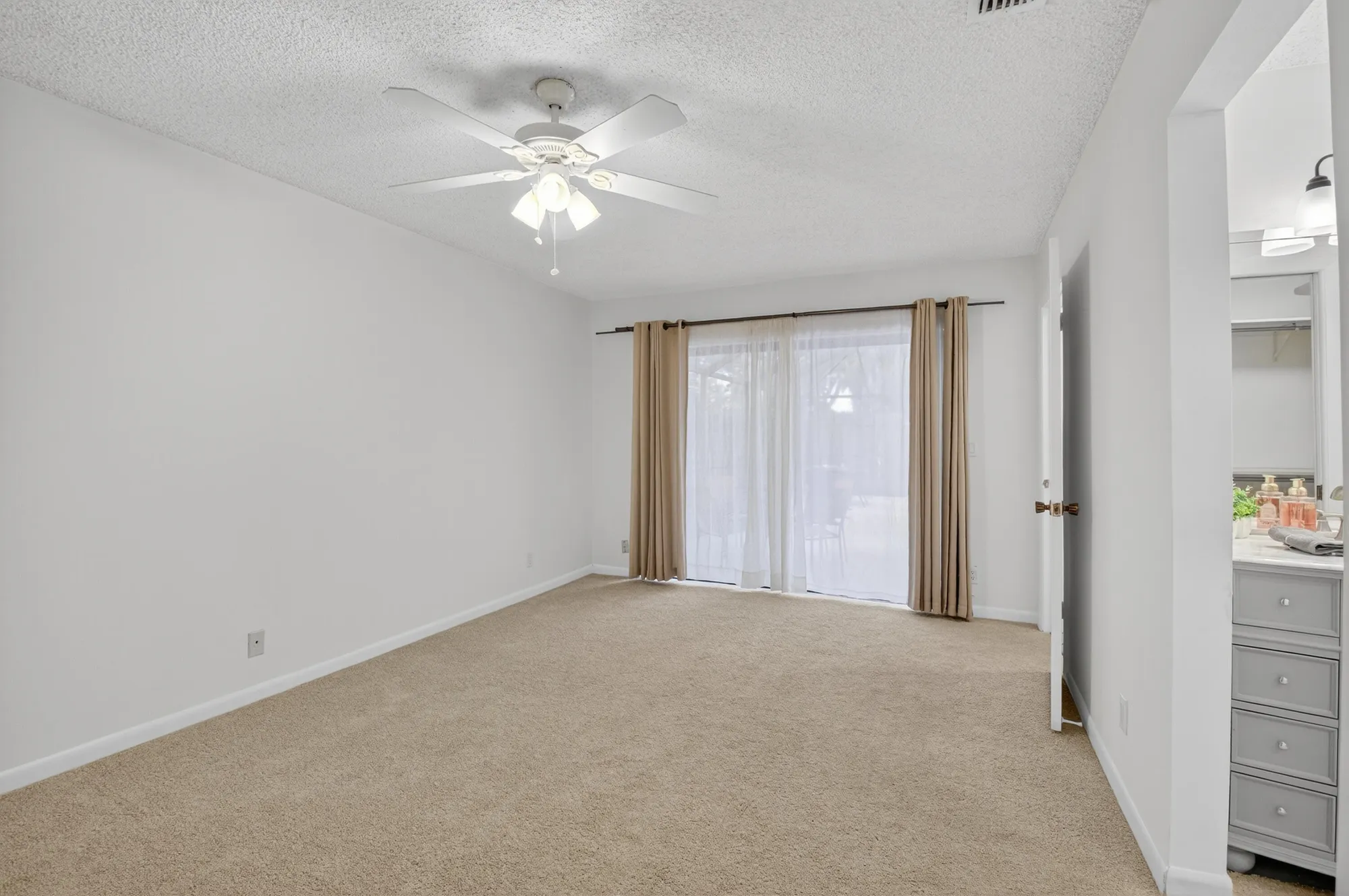 Property Slideshow image 17 of 56 | 714 nw 27th ave a, Delray Beach, FL, 33445