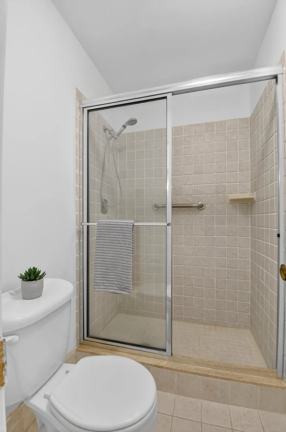 Property Slideshow image 21 of 56 | 714 nw 27th ave a, Delray Beach, FL, 33445