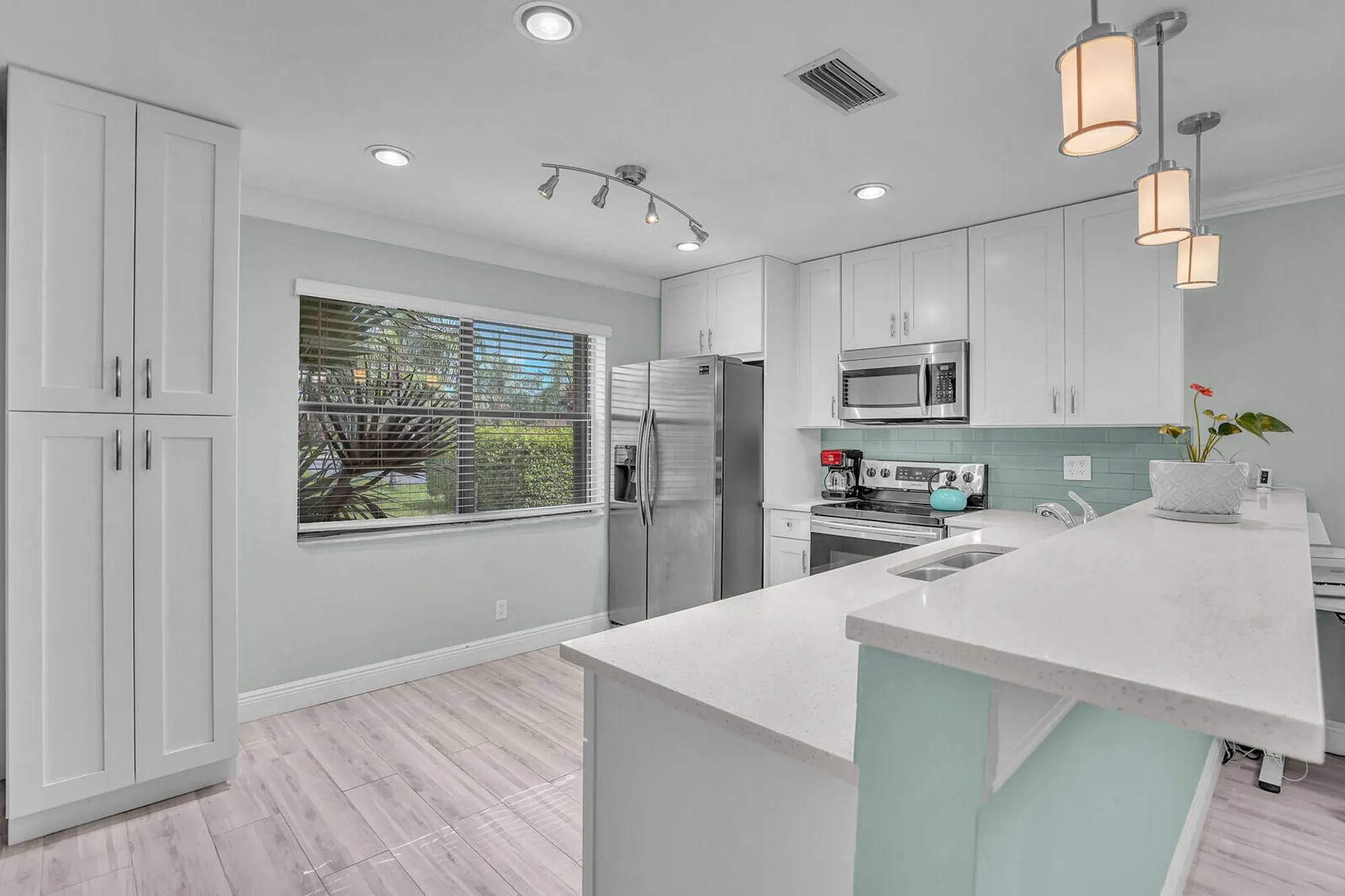 Property Slideshow image 14 of 32 | 1737 palmland dr, Boynton Beach, FL, 33436