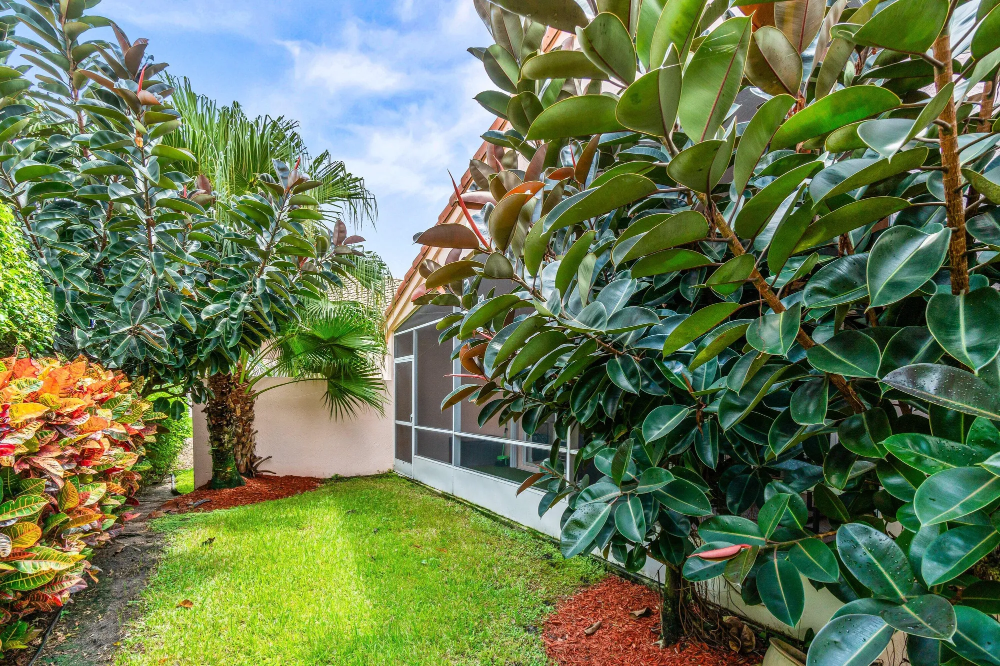 Property Slideshow image 35 of 55 | 5361 angel wing dr, Boynton Beach, FL, 33437