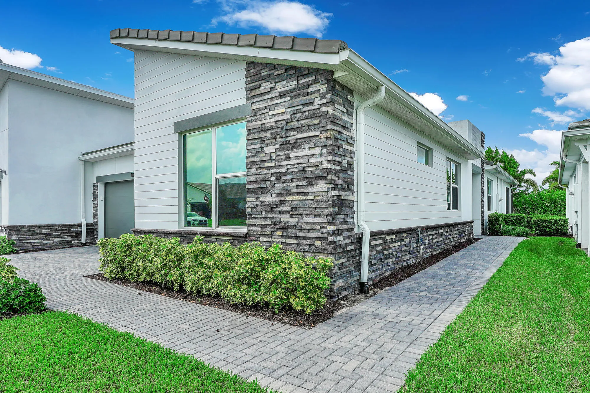 Property Slideshow image 3 of 68 | 10219 sw corvus ln, Port Saint Lucie, FL, 34987